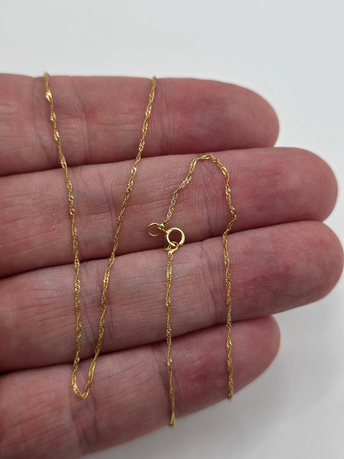 9ct gold twist link chain (134)