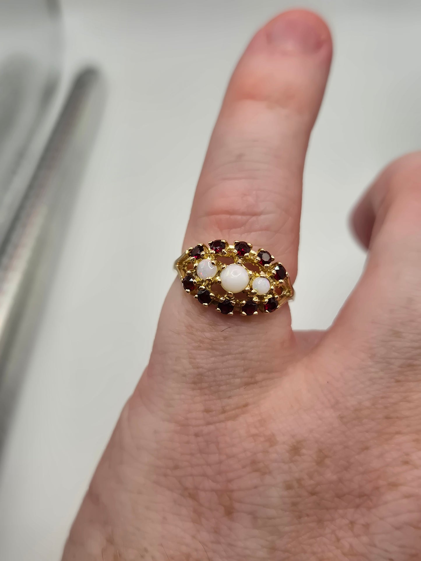 9ct gold opal and garnet ring