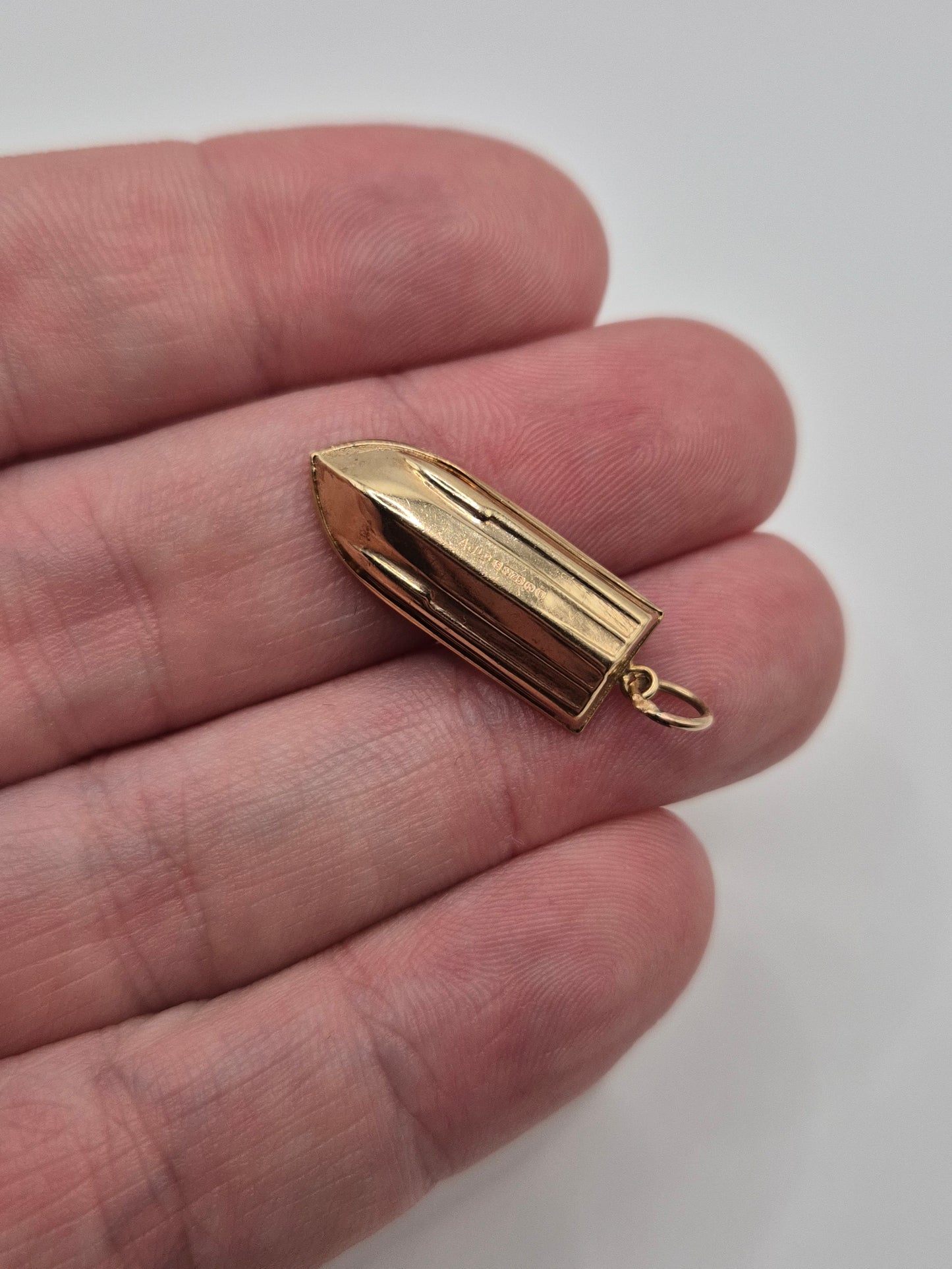 9ct gold speed boat Charm