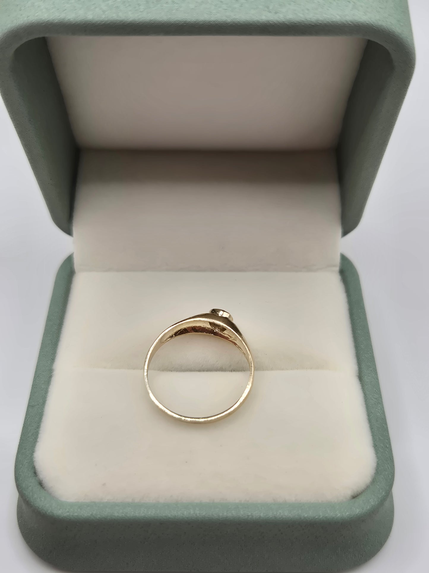 9ct gold topaz gypsy ring