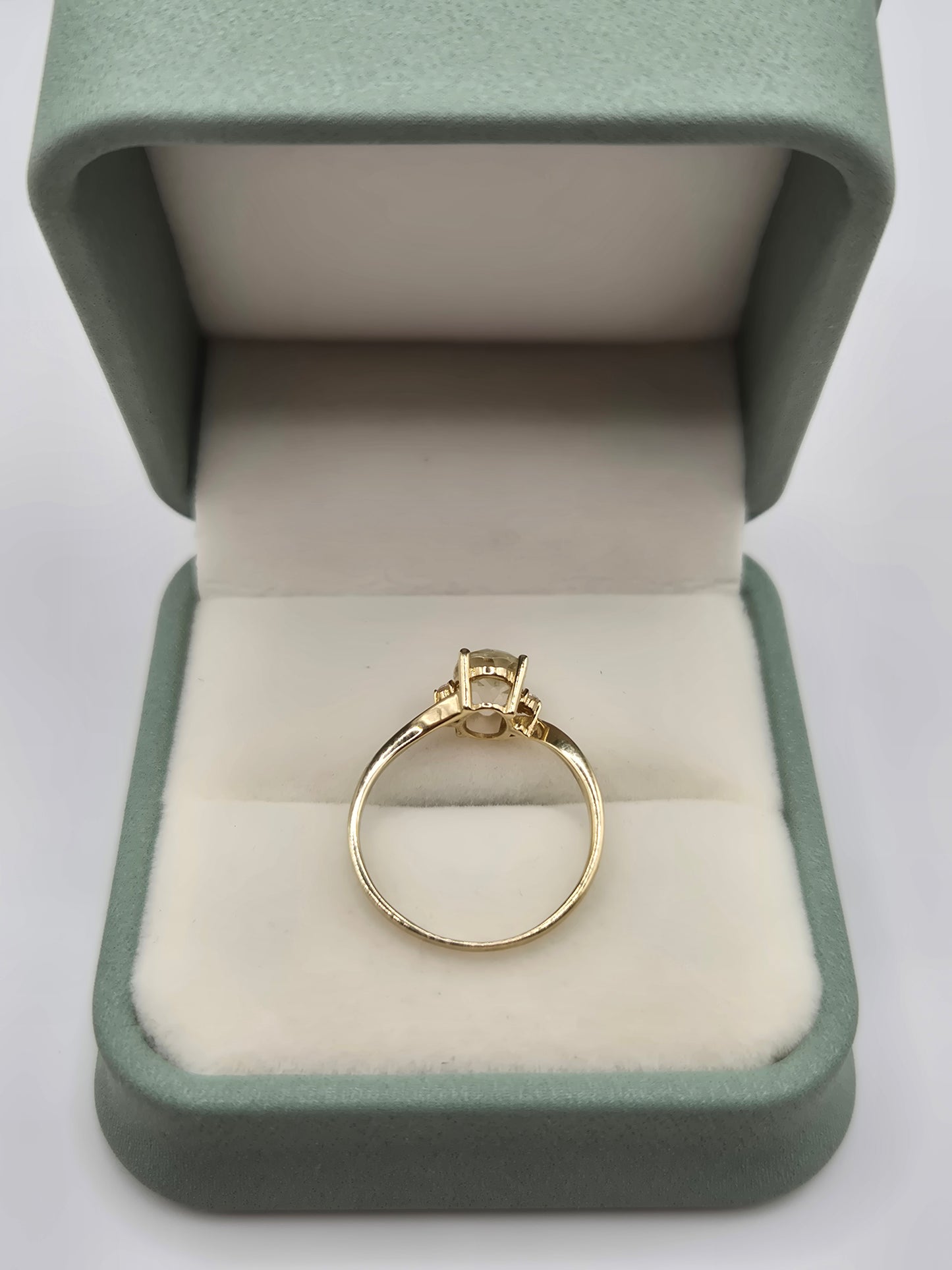 9ct gold topaz ring