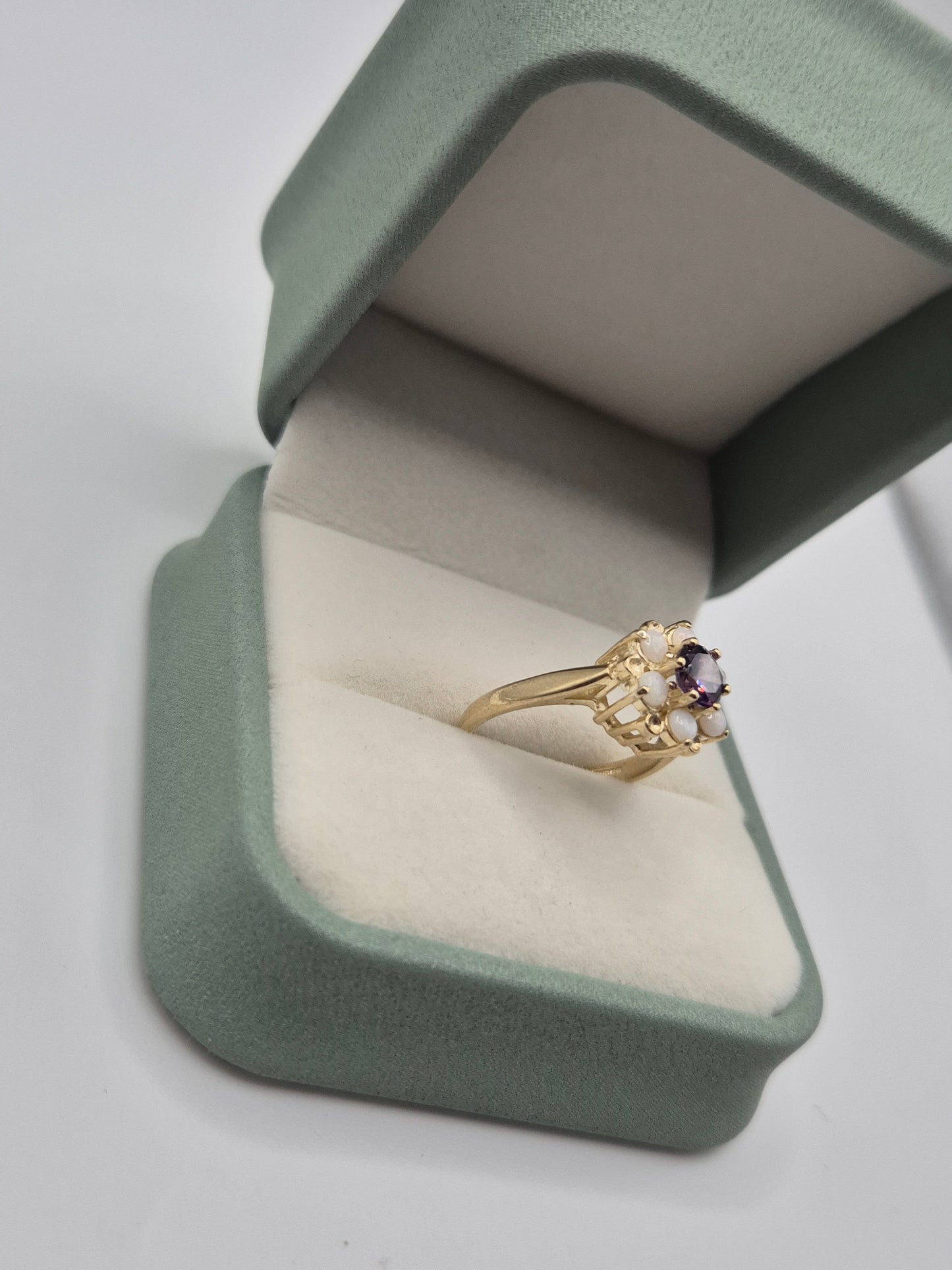 9ct gold amethyst and opal ring