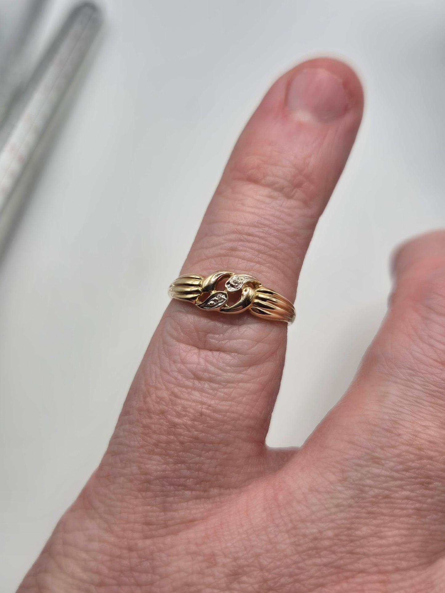 9ct gold diamond ring