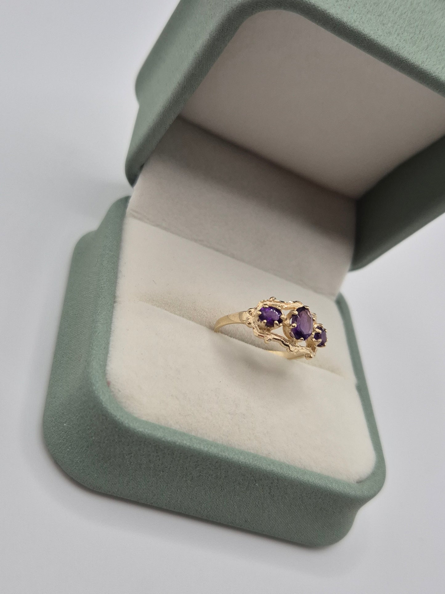 9ct gold amethyst ring