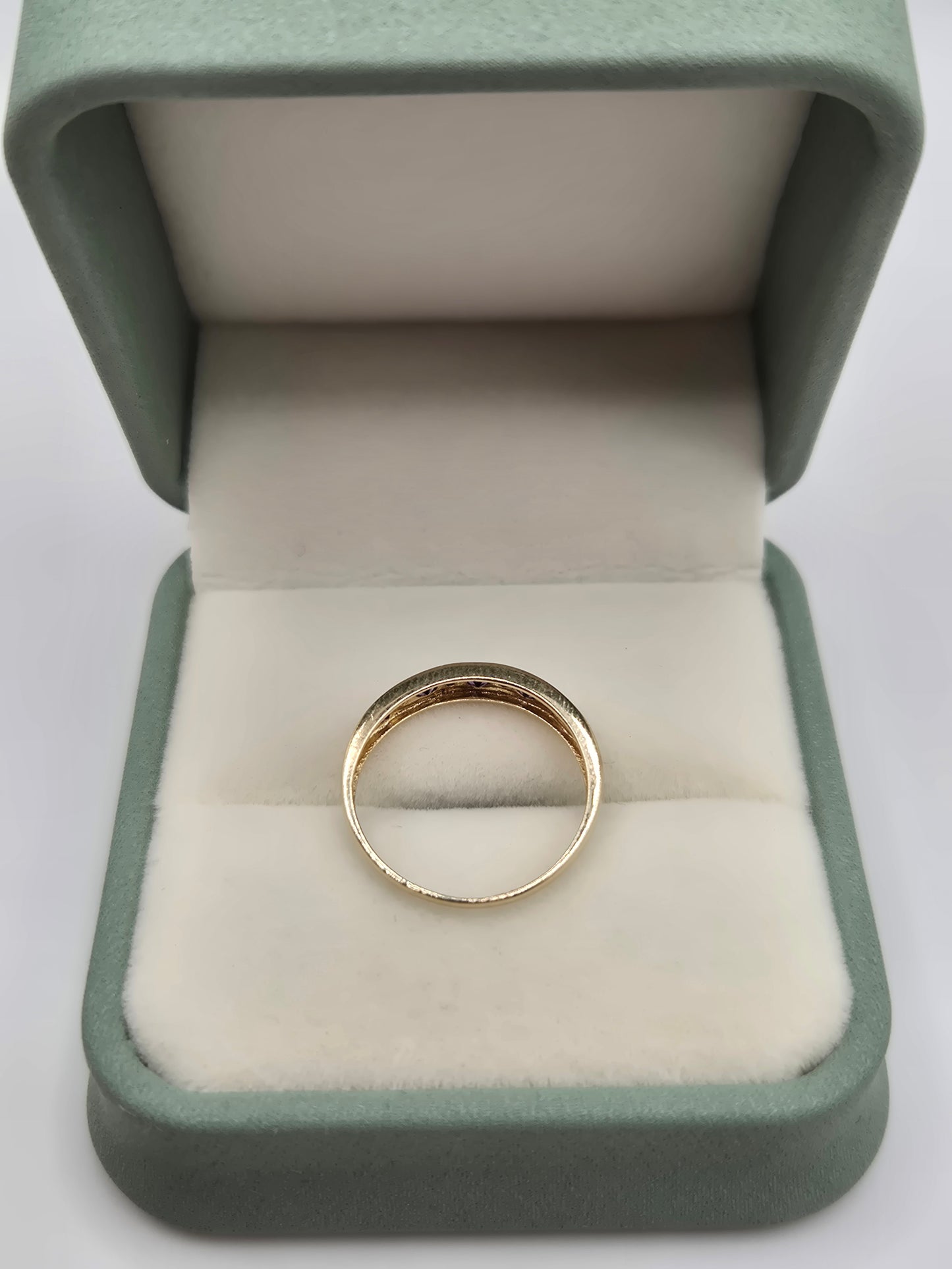 9ct gold amethyst and diamond ring