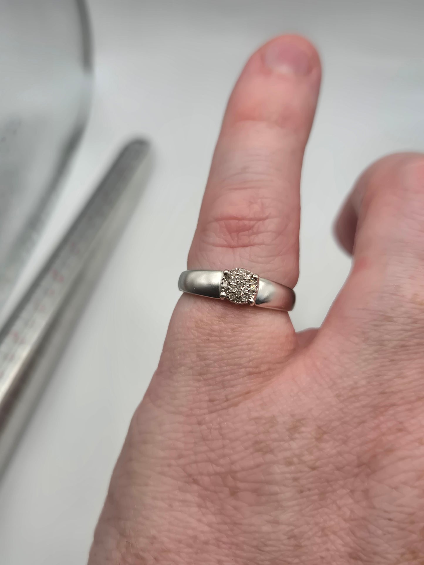 9ct white gold diamond cluster ring
