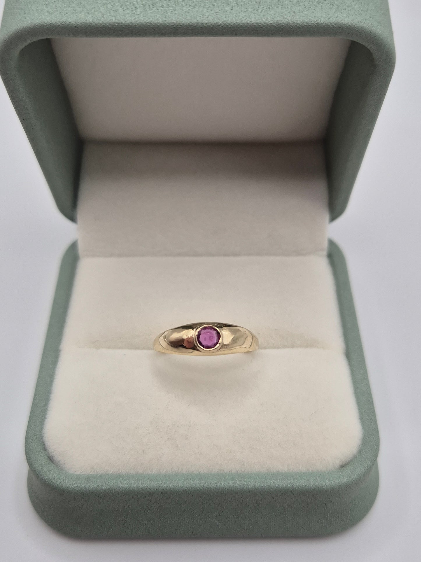 9ct gold ruby gypsy ring