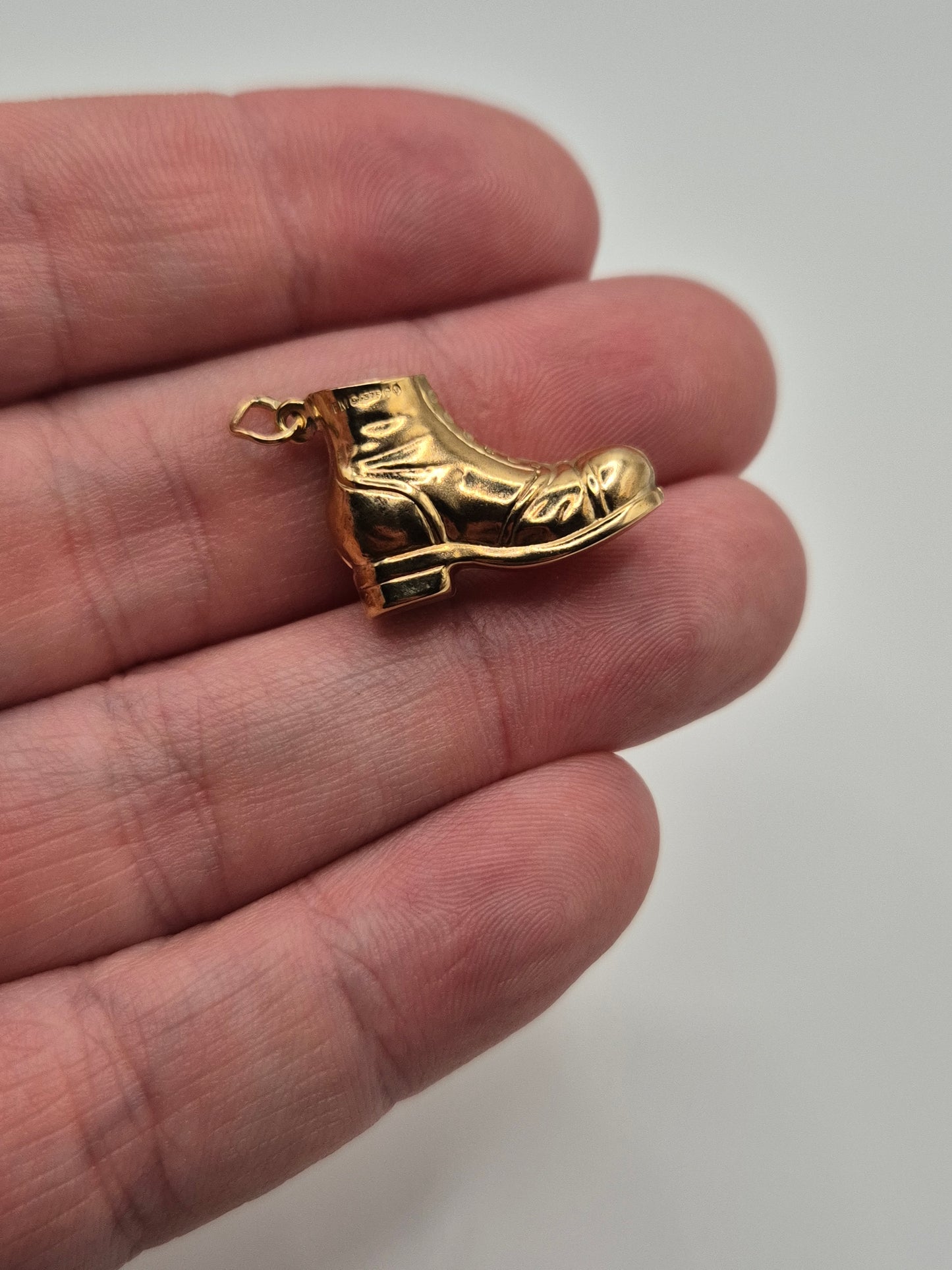 9ct gold charm