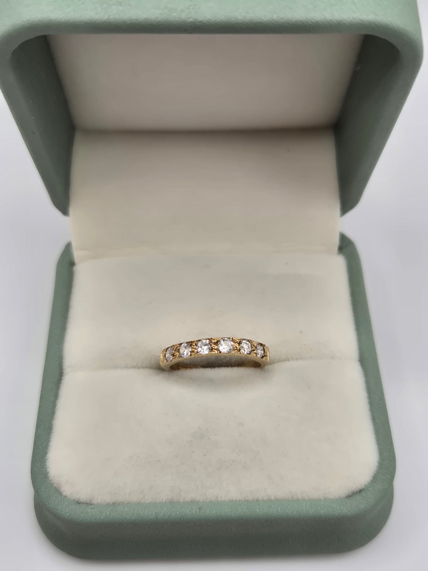 9ct gold cz ring