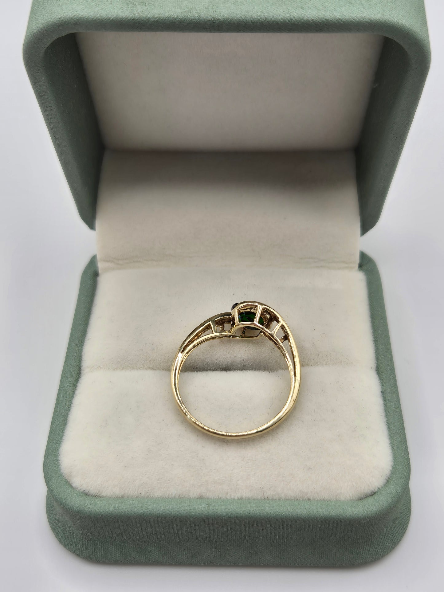 9ct gold diopside ring