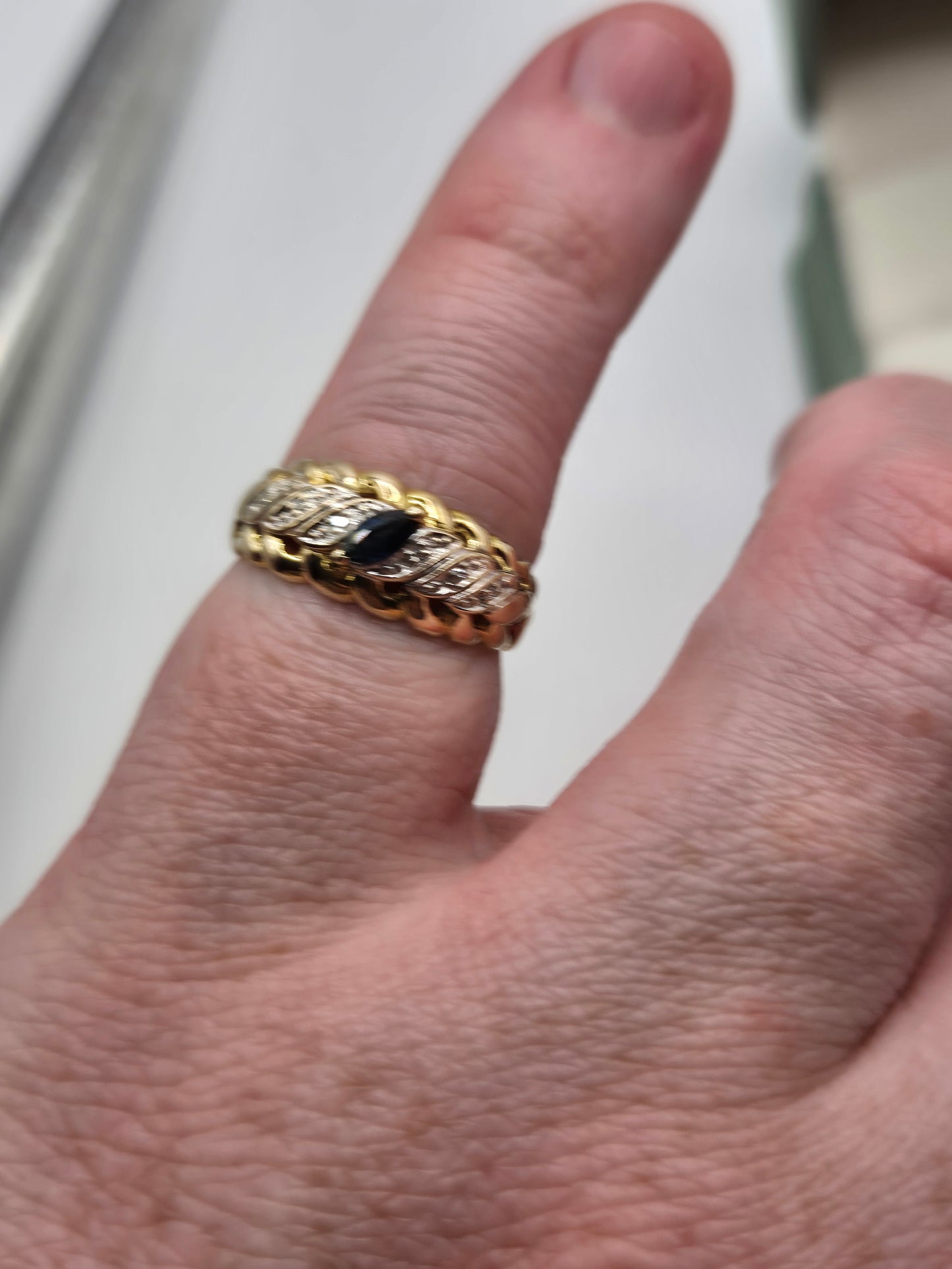 9ct gold sapphire and diamond ring