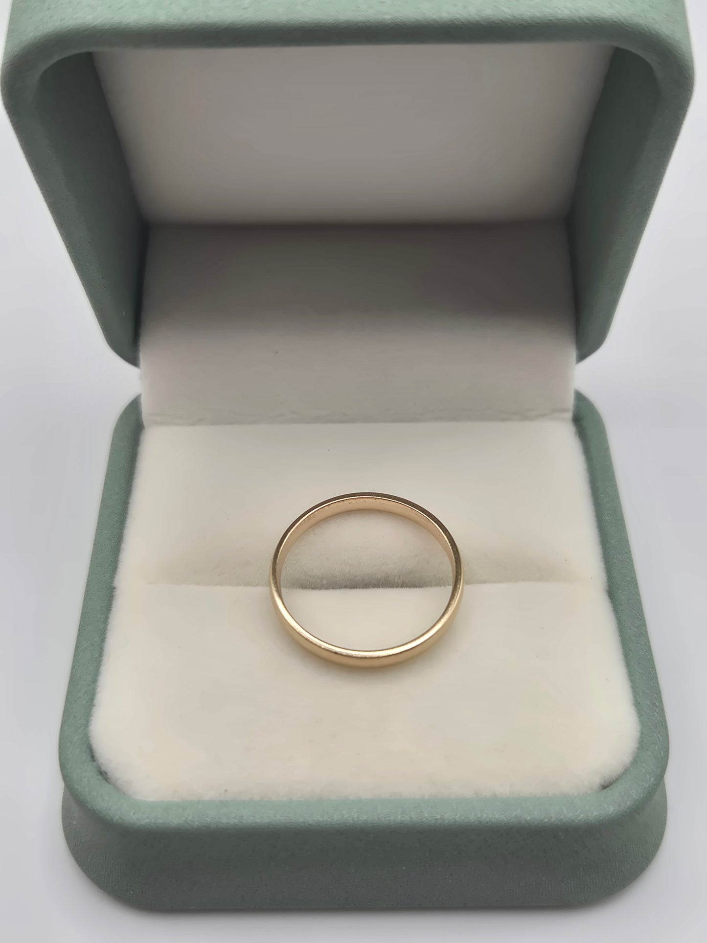 9ct gold band ring