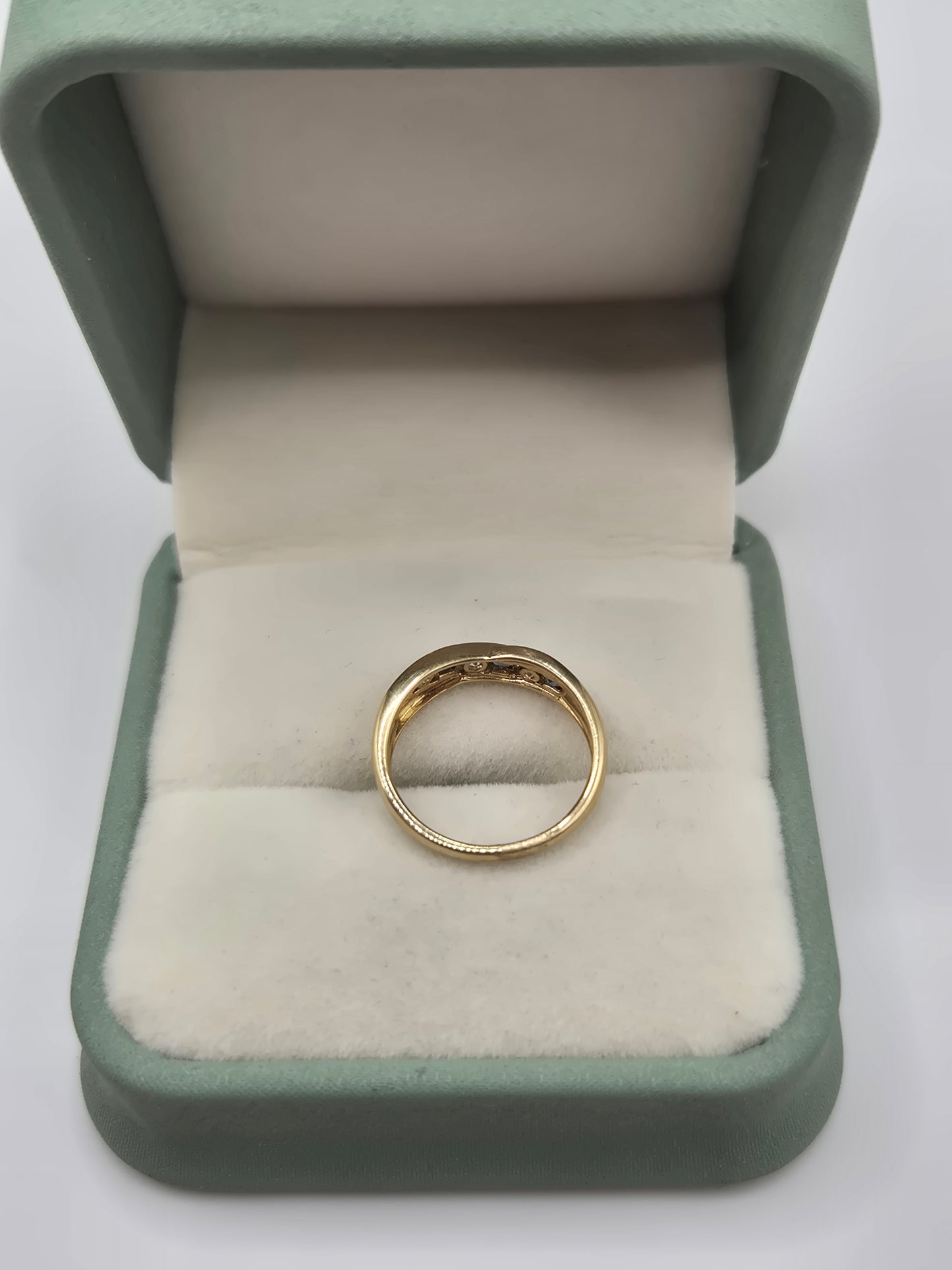 9ct gold sapphire and cz ring