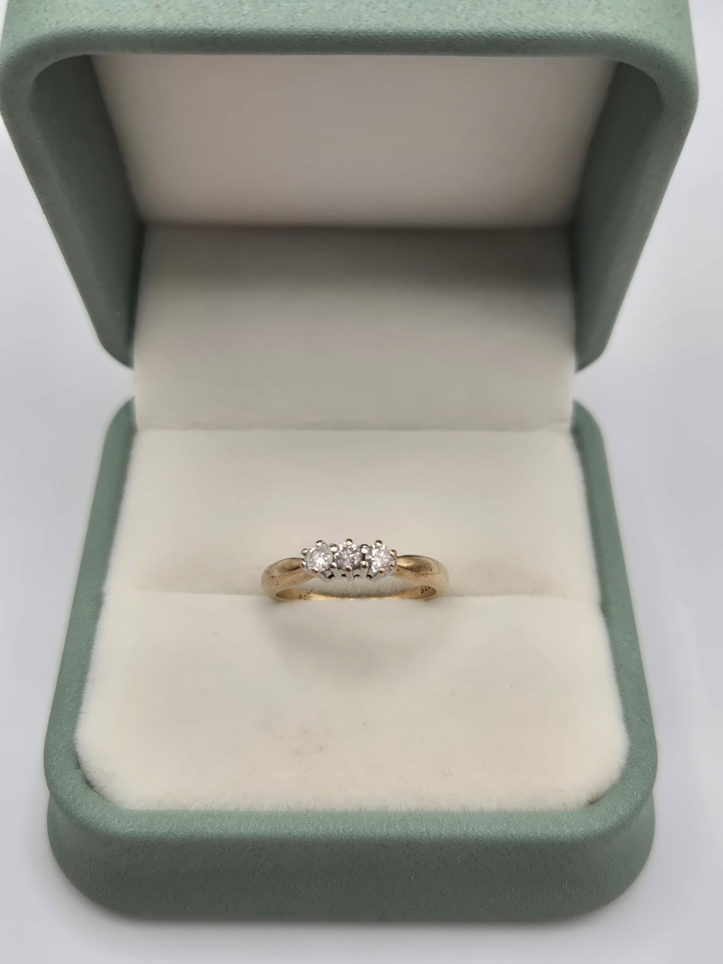 9ct gold diamond ring