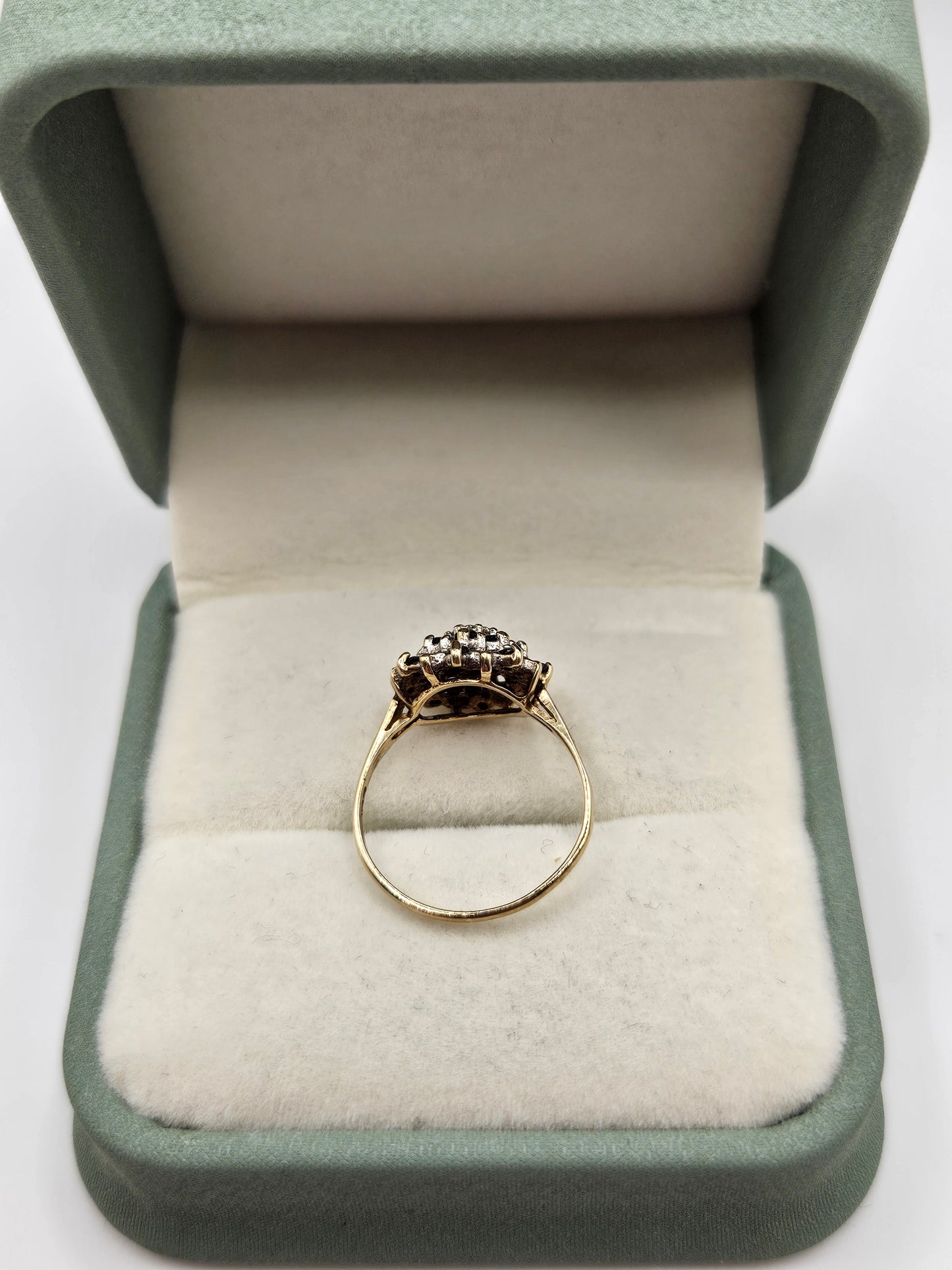 9ct gold sapphire and diamond ring