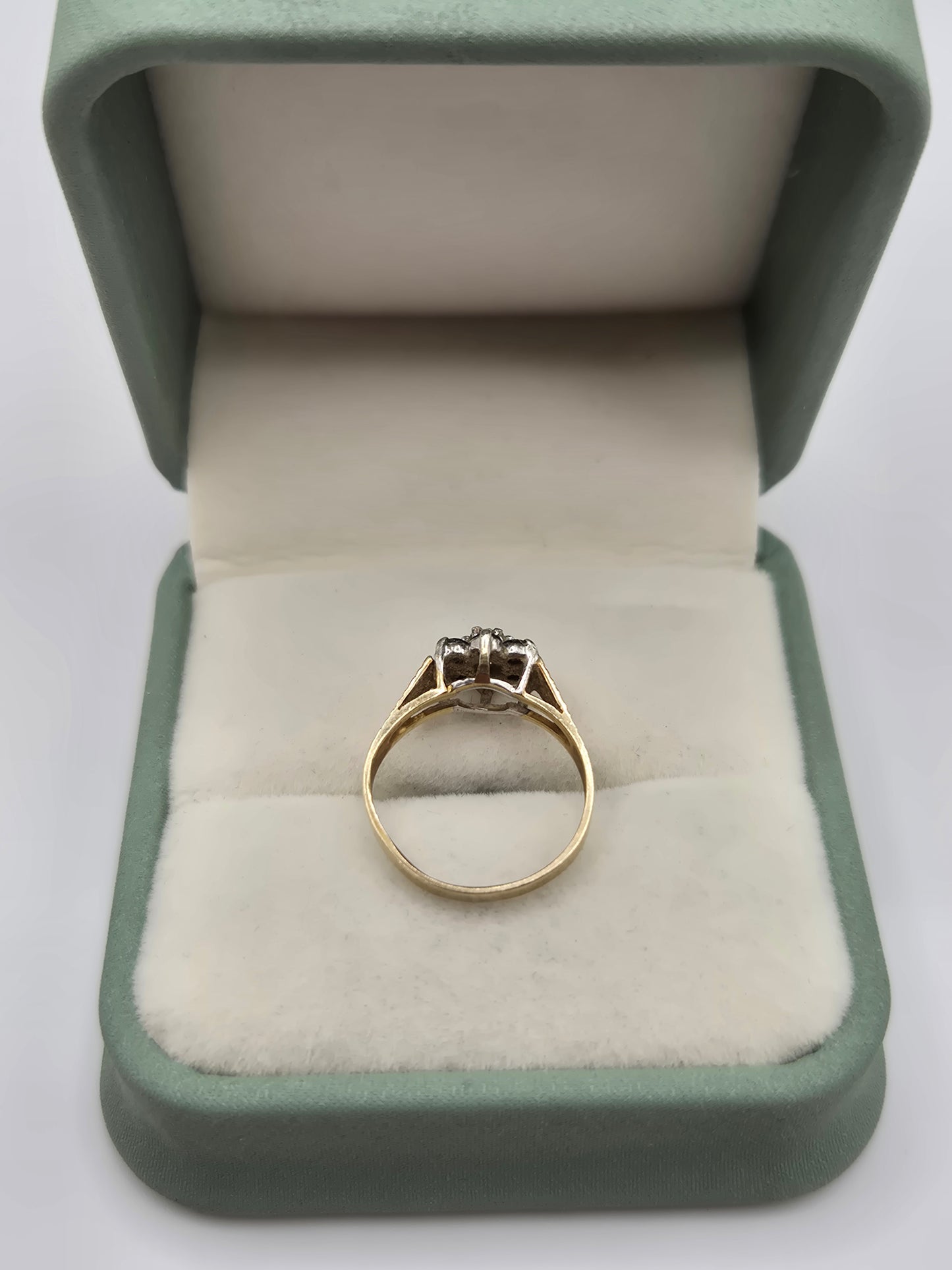 9ct gold sapphire and diamond ring