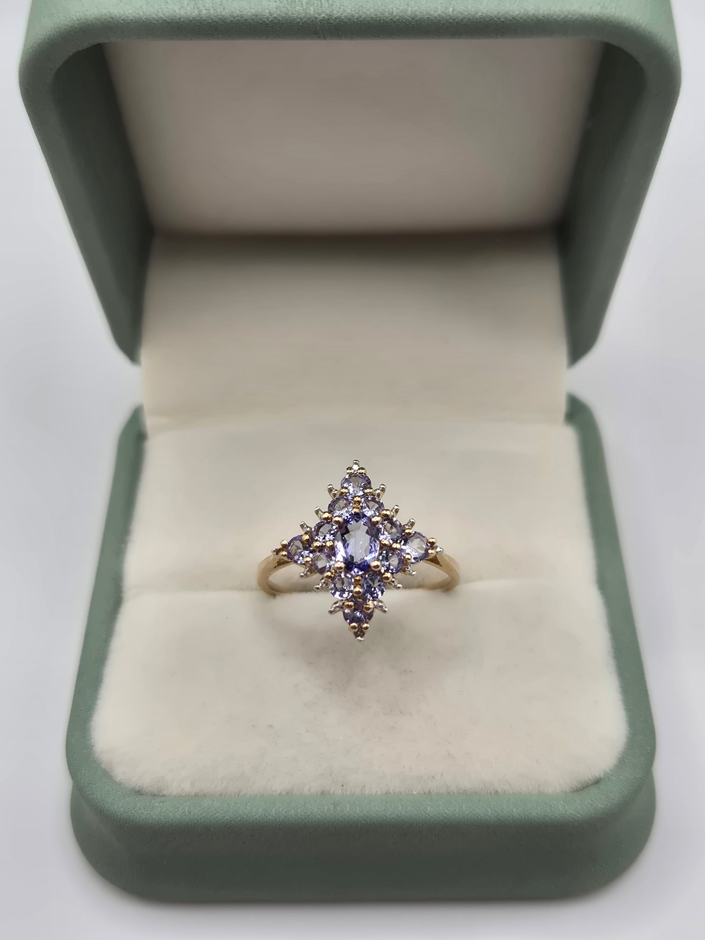 9ct gold tanzanite and diamond ring