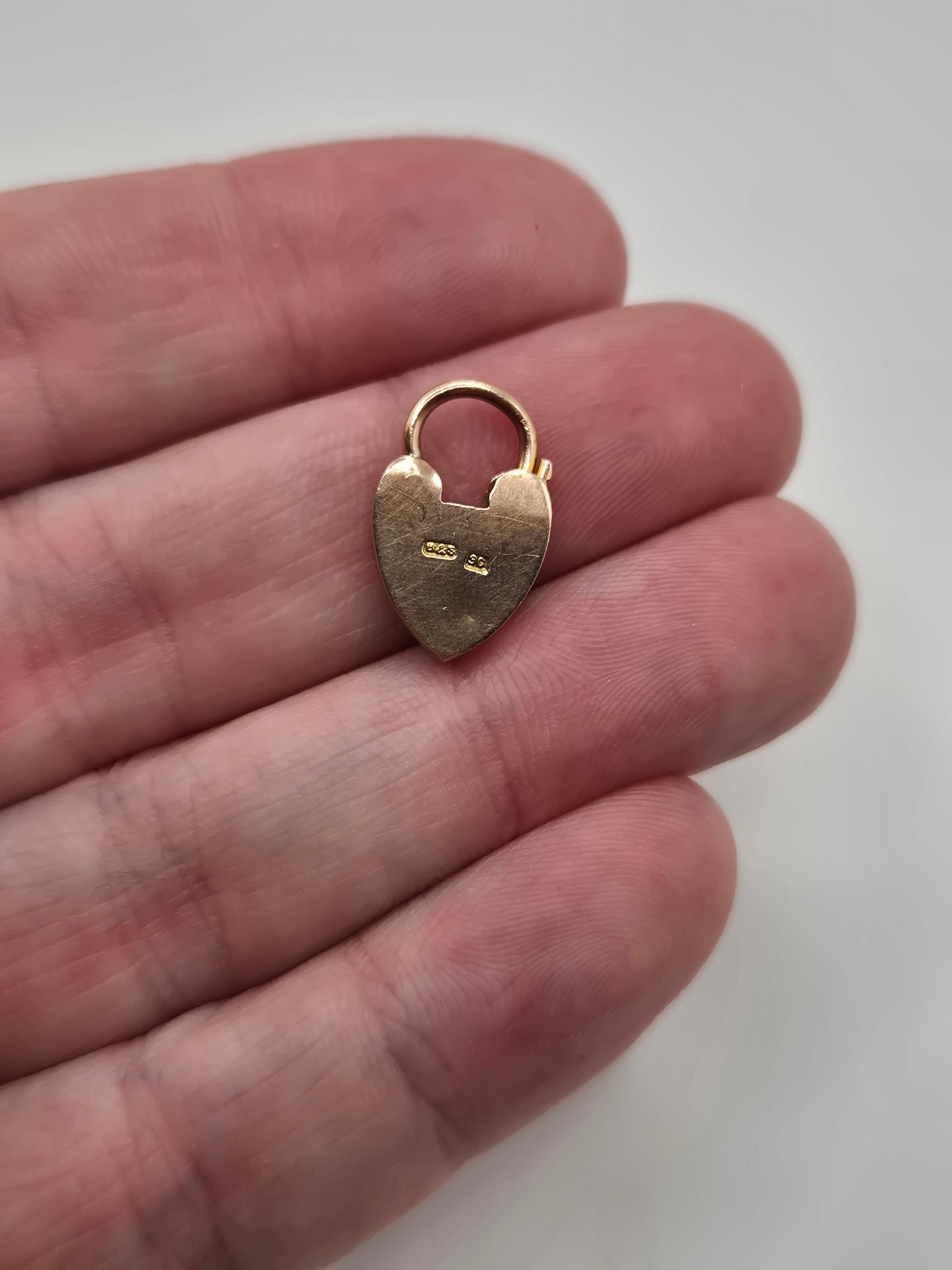 9ct rose gold padlock (1)
