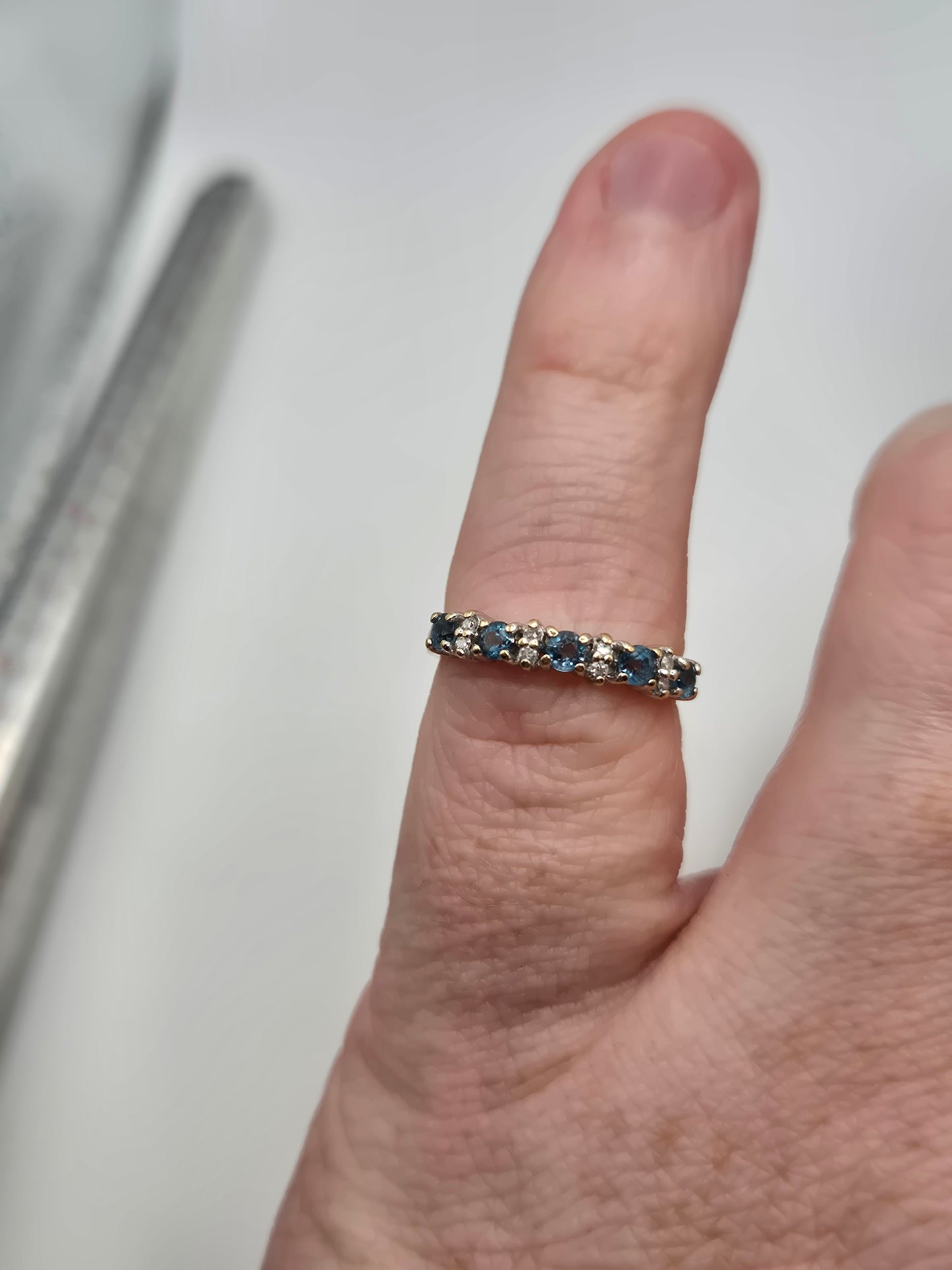 9ct gold sapphire and diamond ring