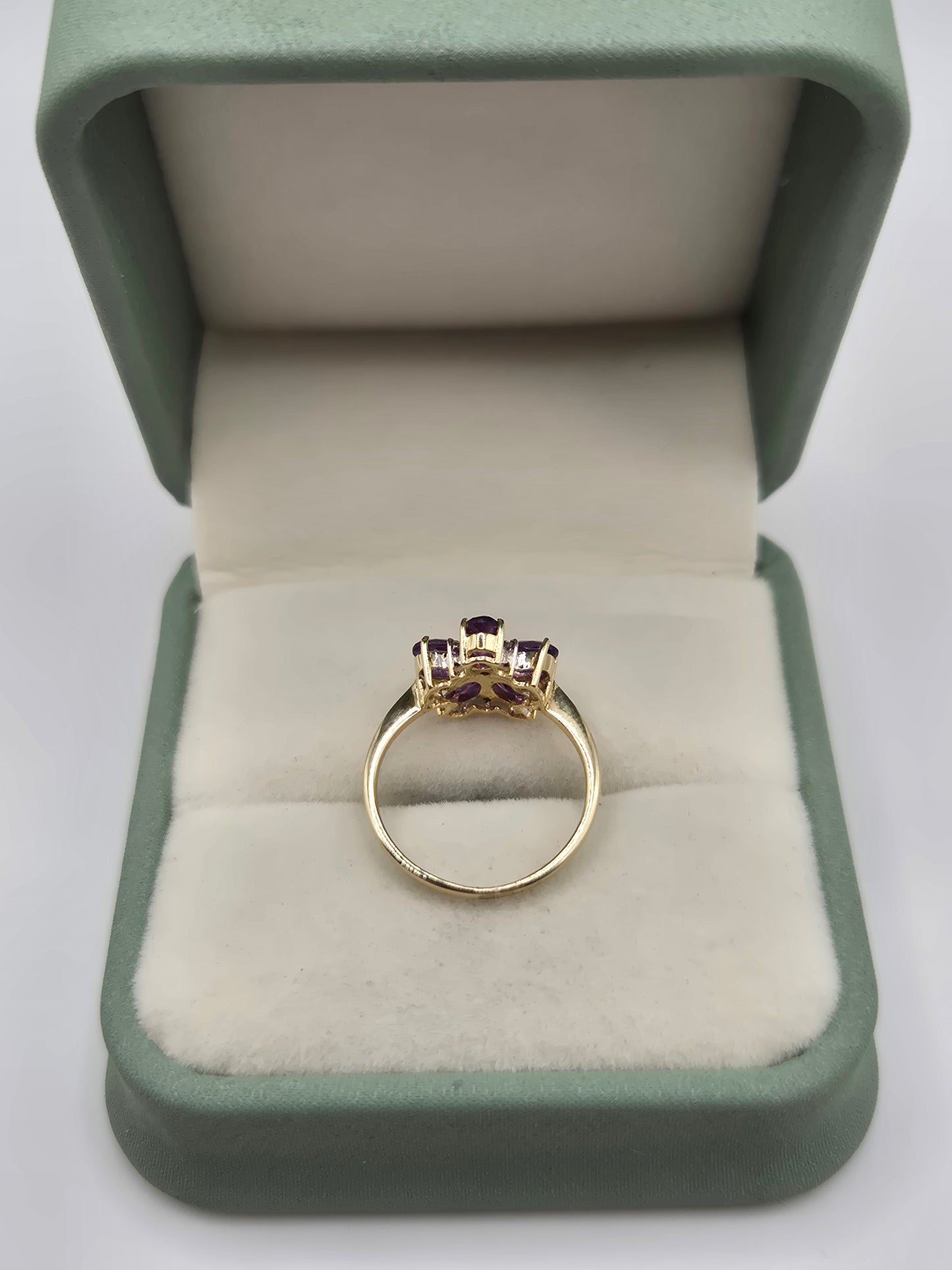 9ct gold amethyst and diamond ring