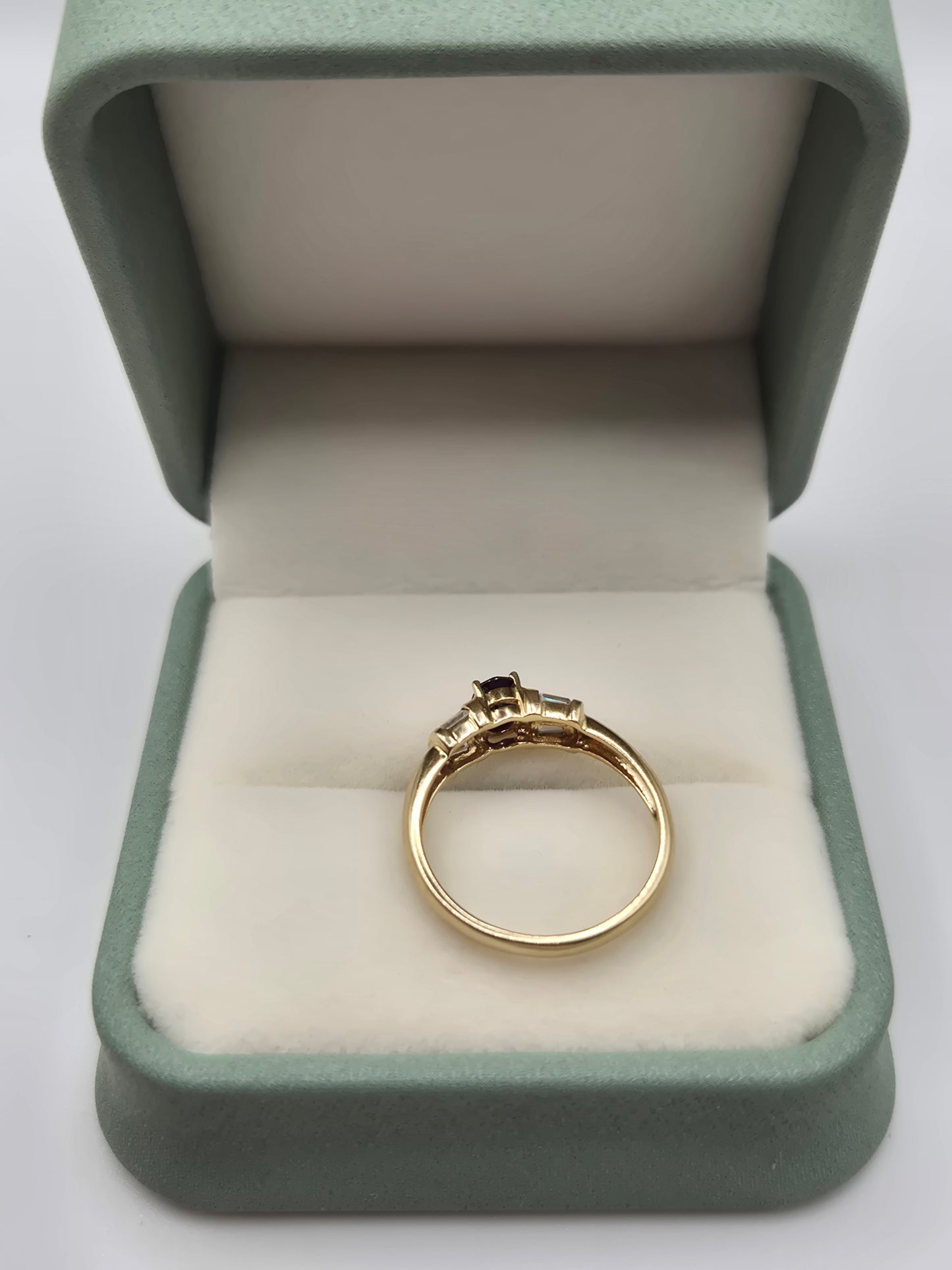 9ct gold amethyst and zircon ring