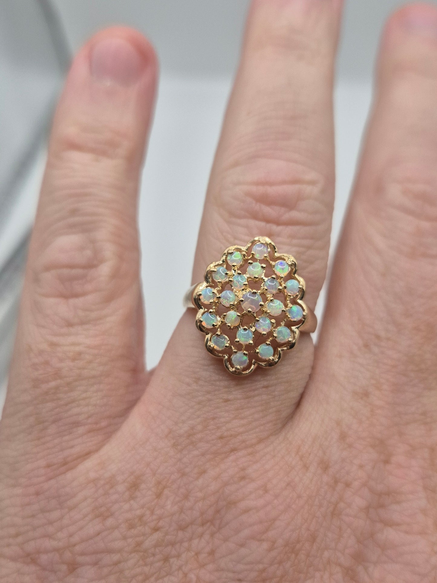 9ct gold opal ring
