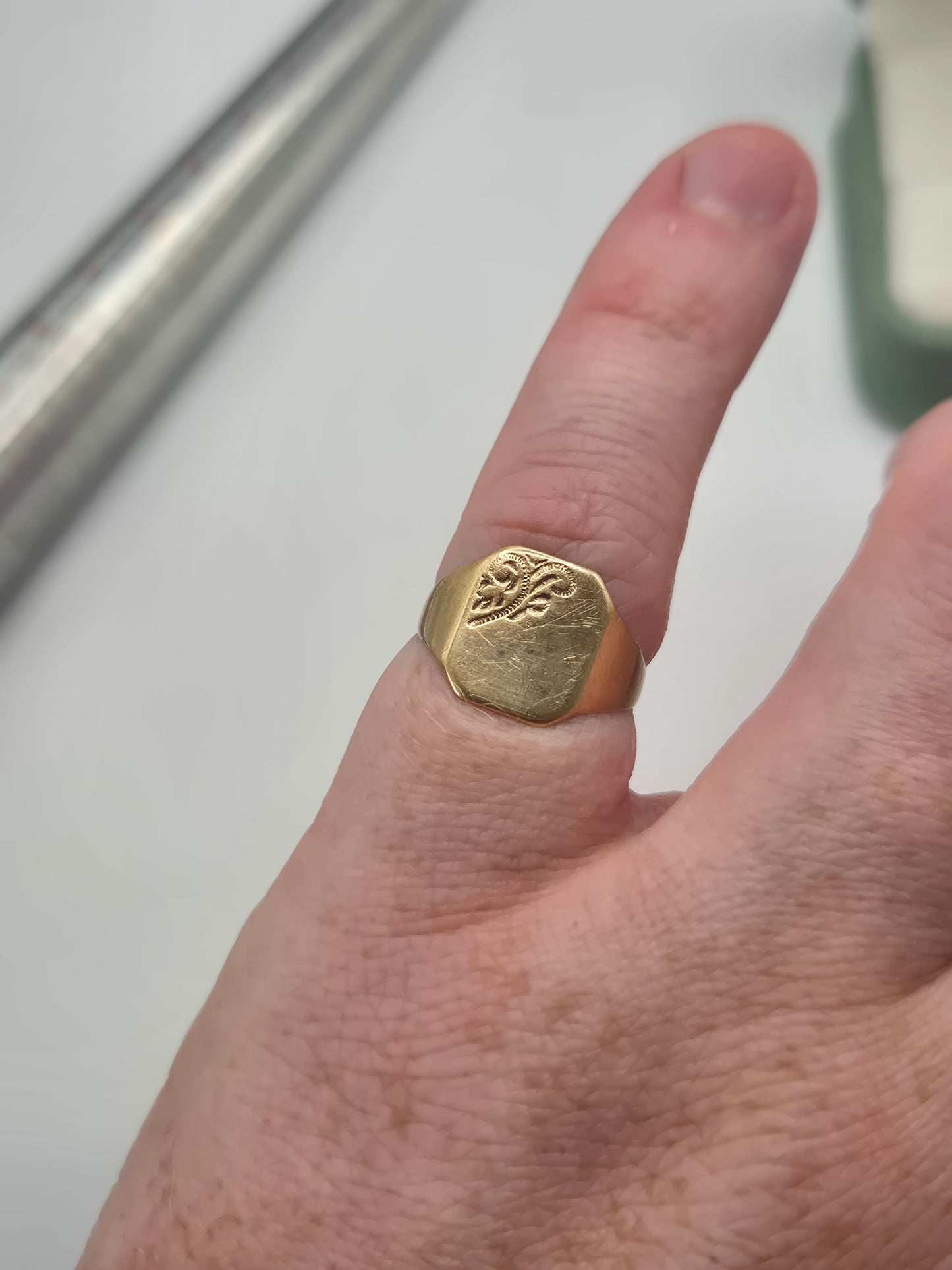 9ct gold signet ring