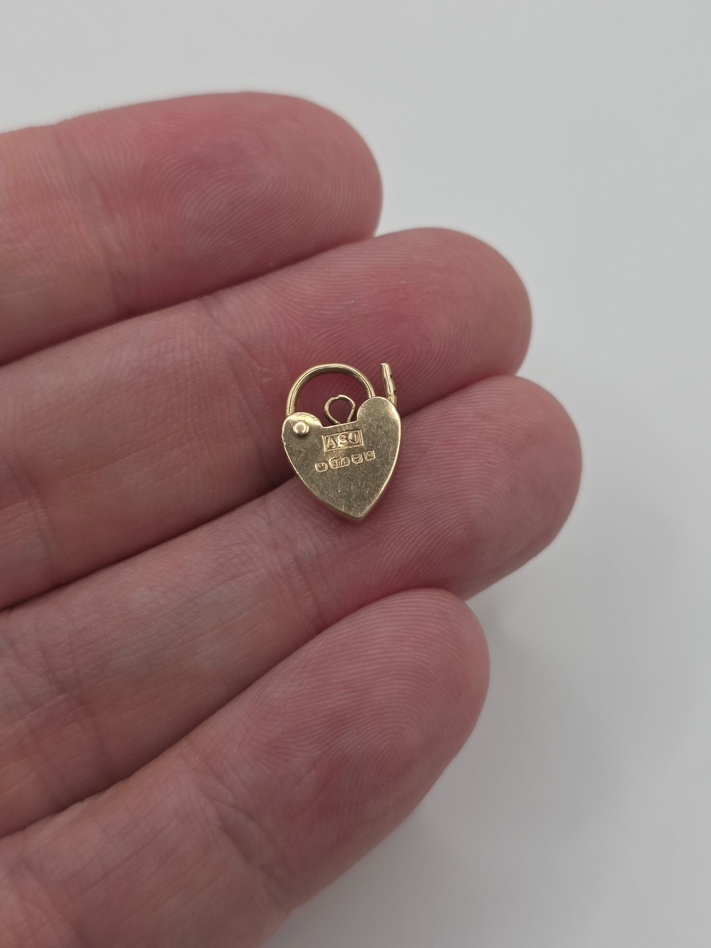 9ct gold padlock 20
