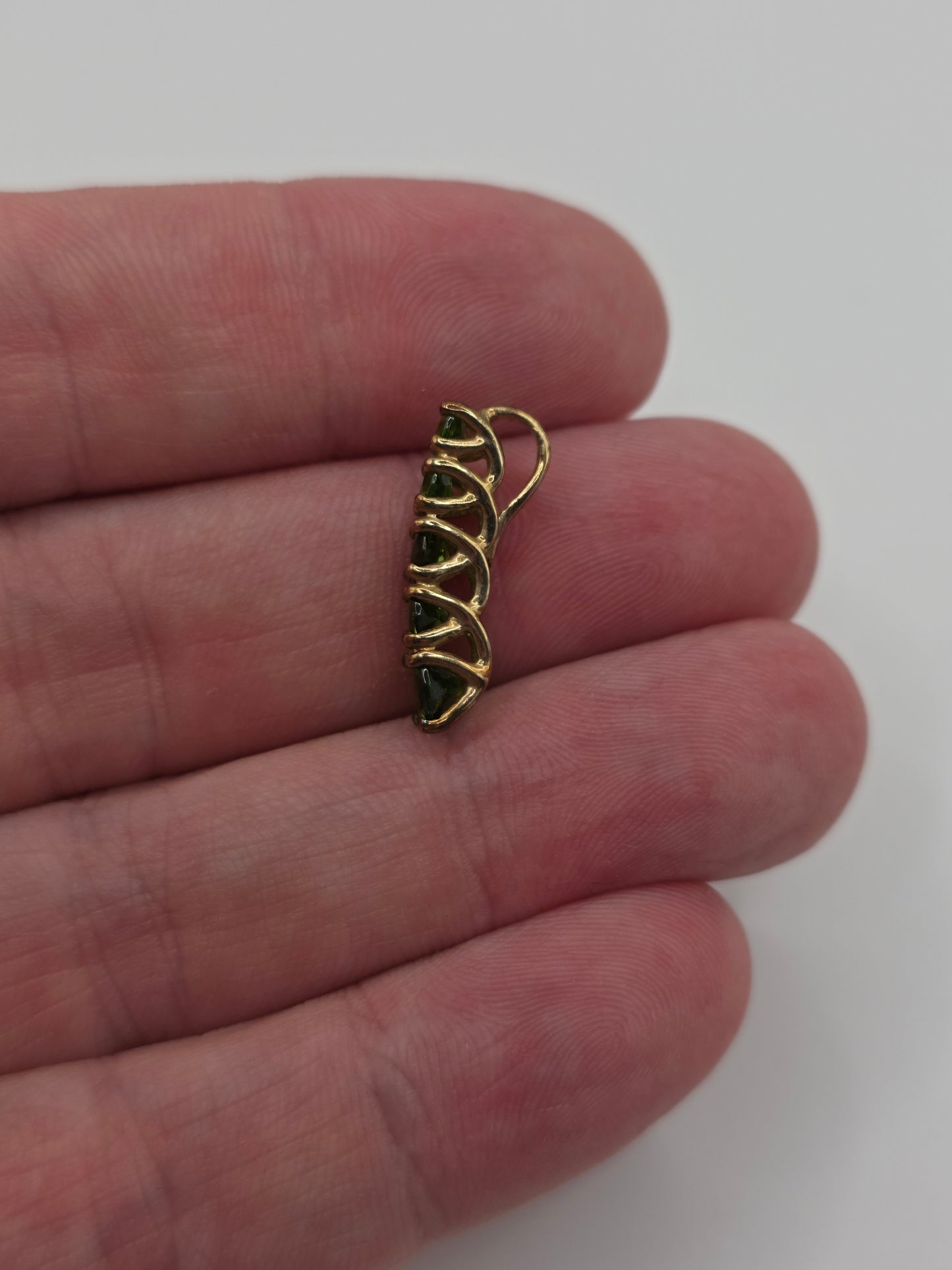 9ct gold diopside pendant