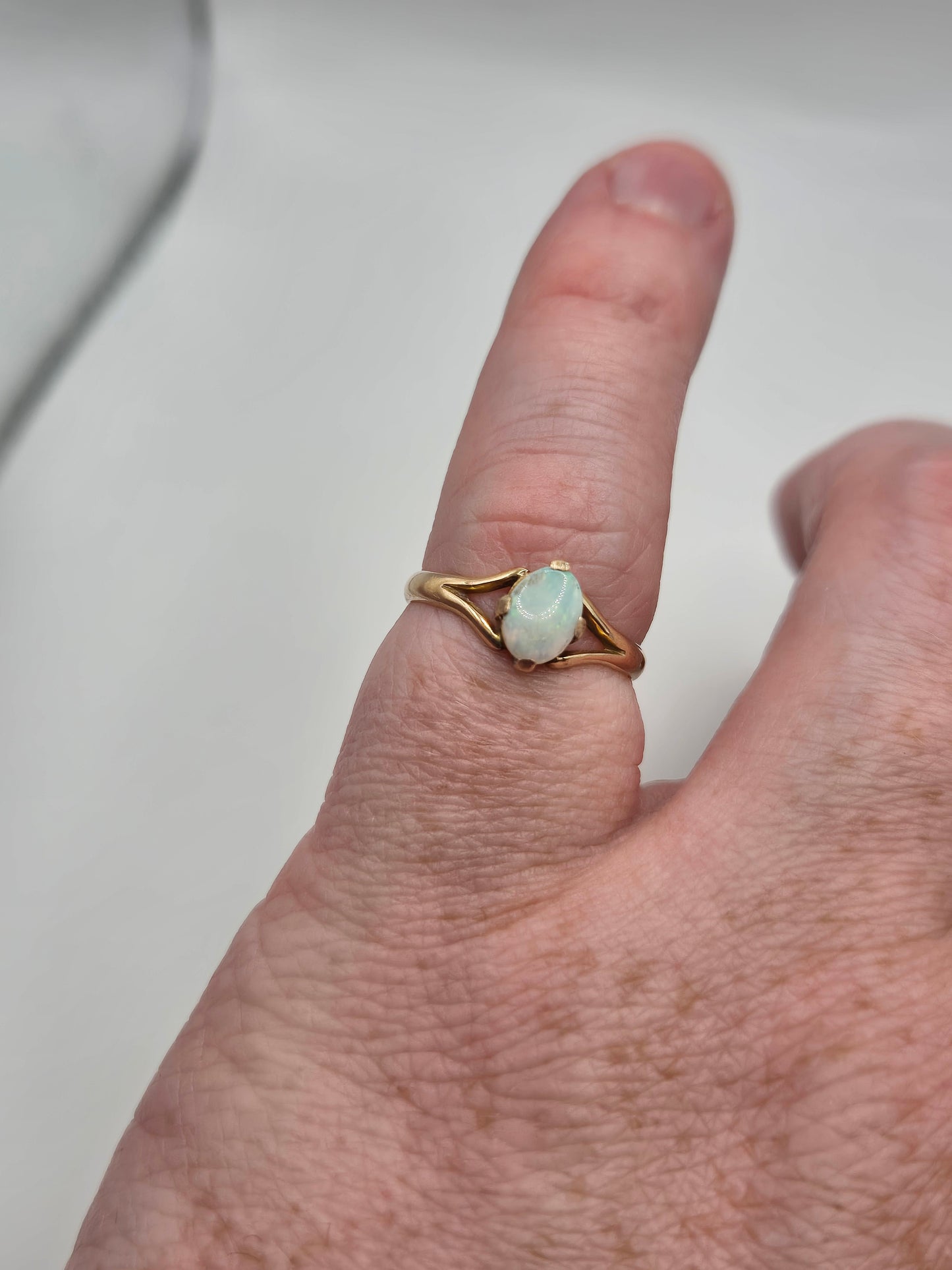 9ct gold opal ring