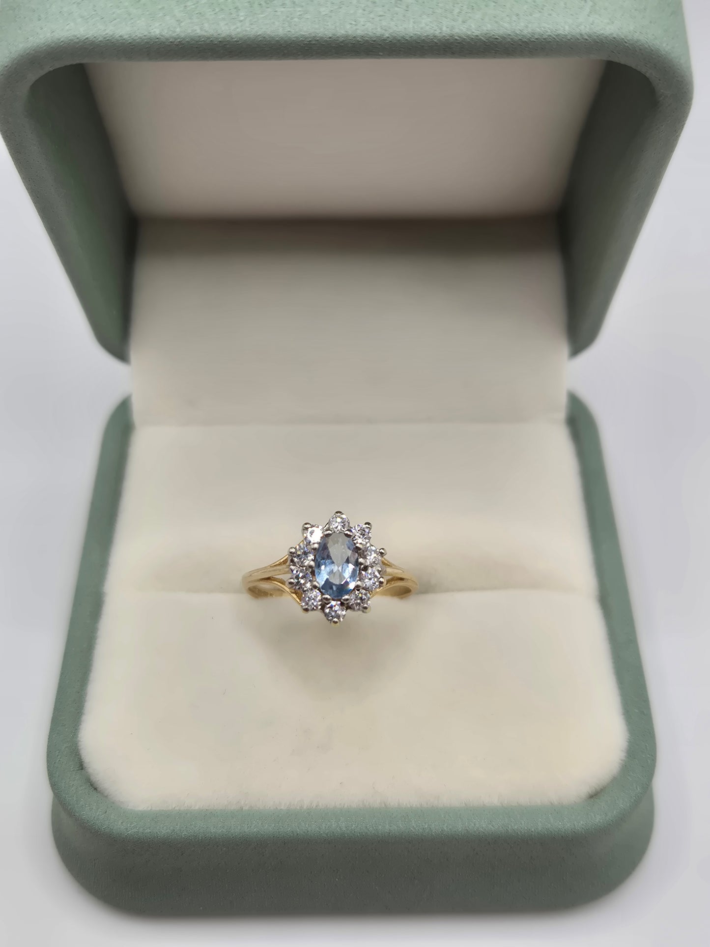 9ct gold topaz and cz ring