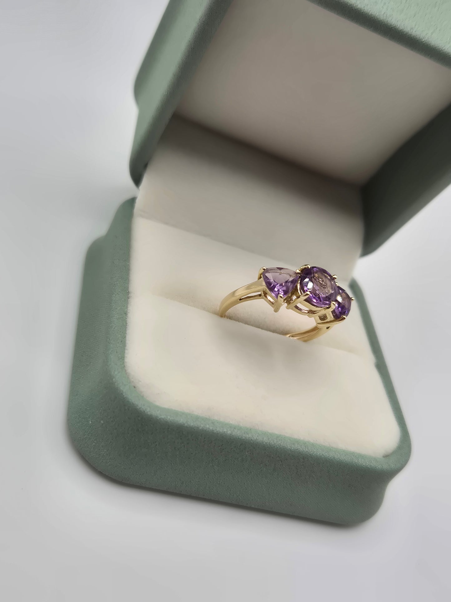 9ct gold amethyst ring