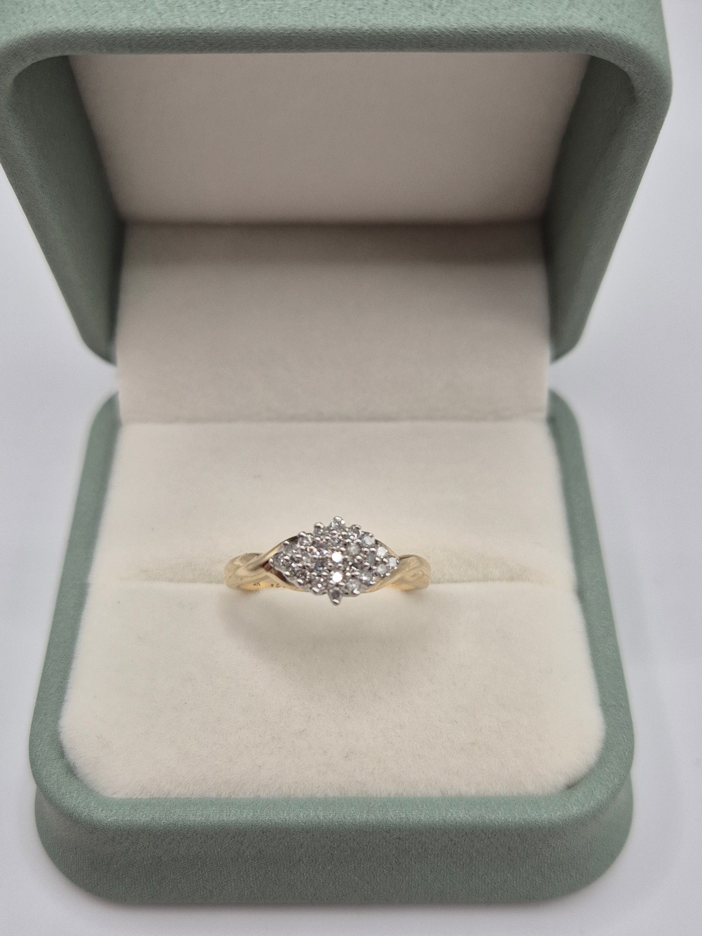 9ct gold diamond cluster ring
