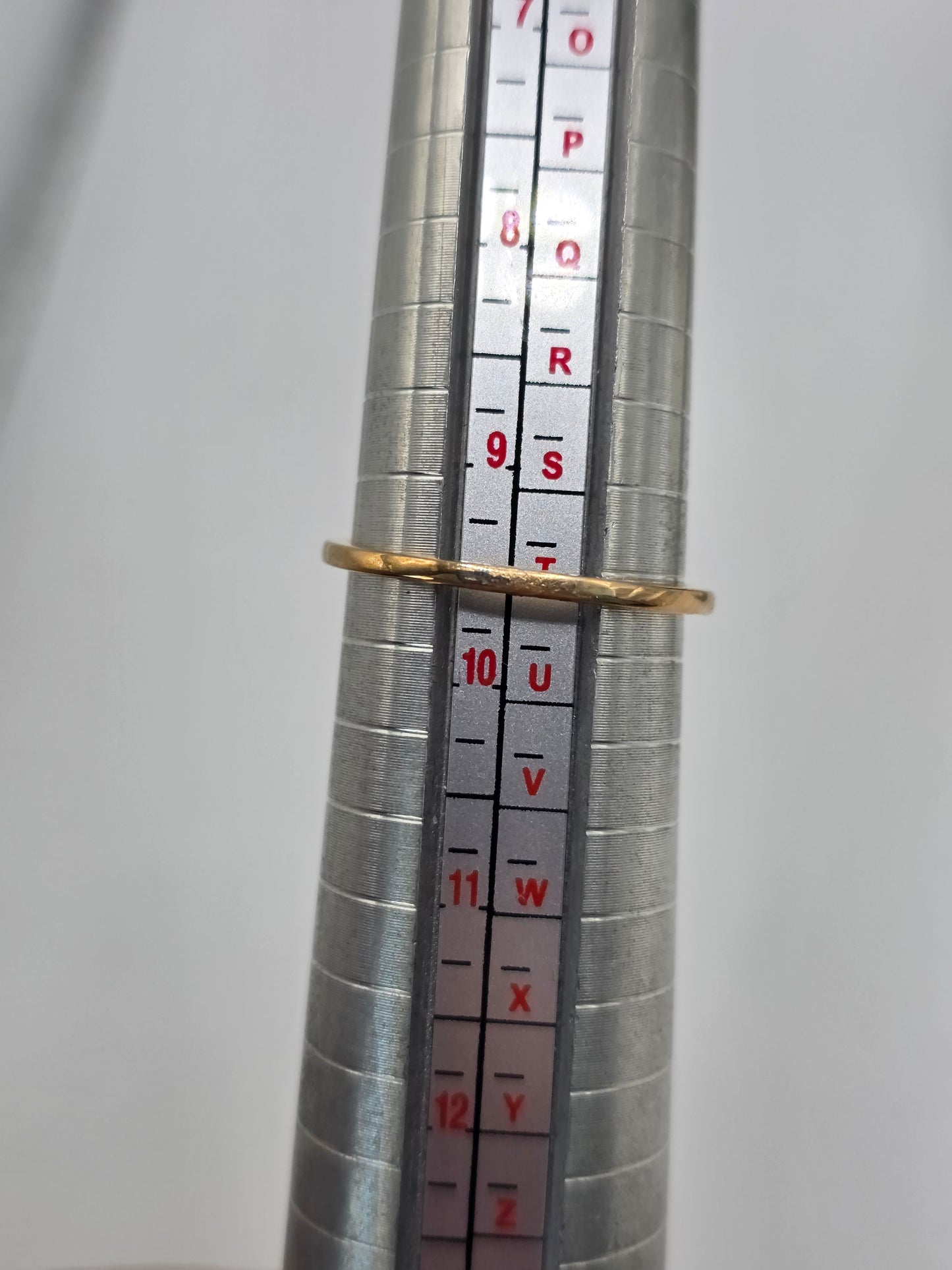 9ct gold emerald and diamond ring