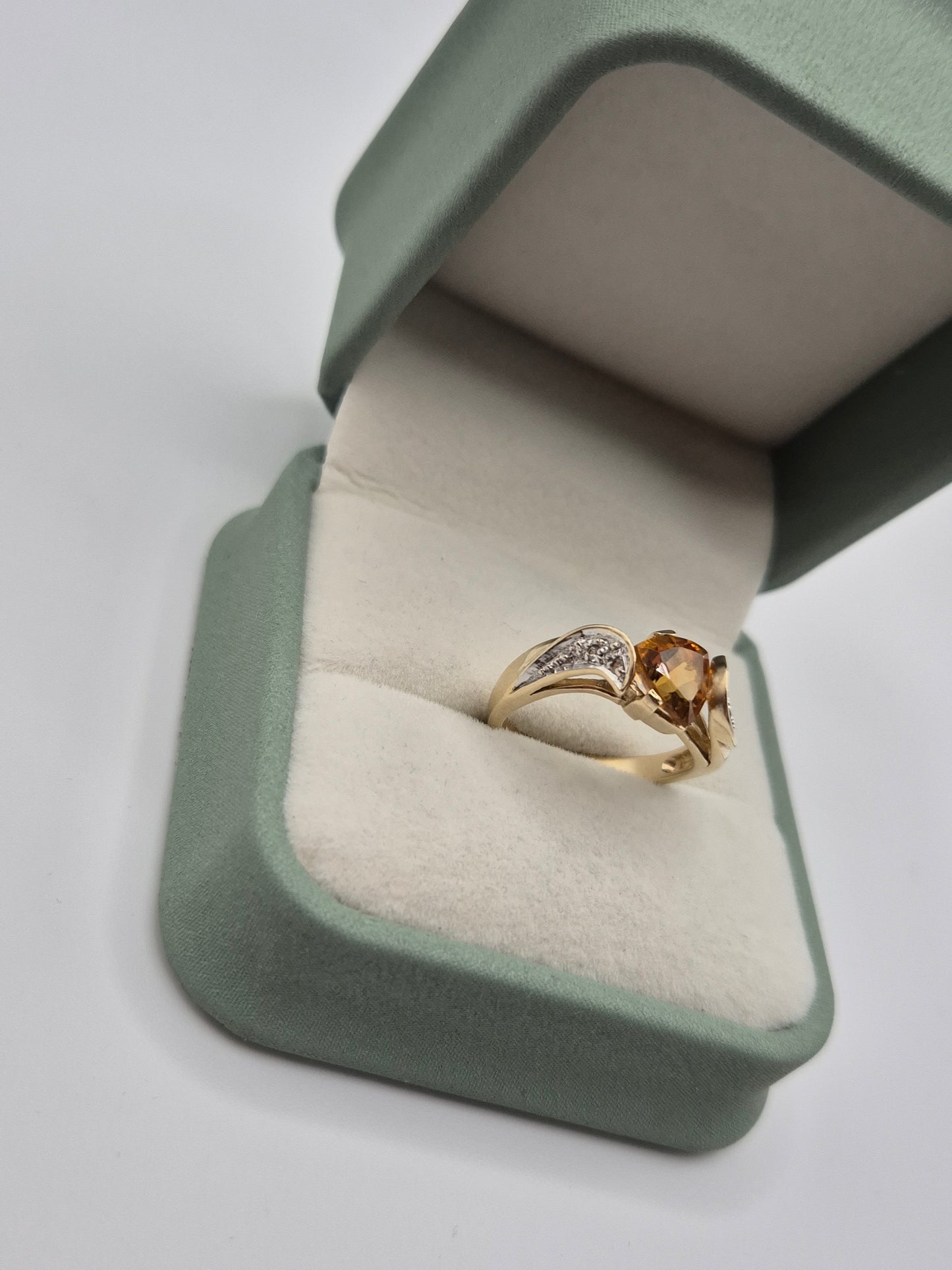 9ct gold citrine and diamond ring