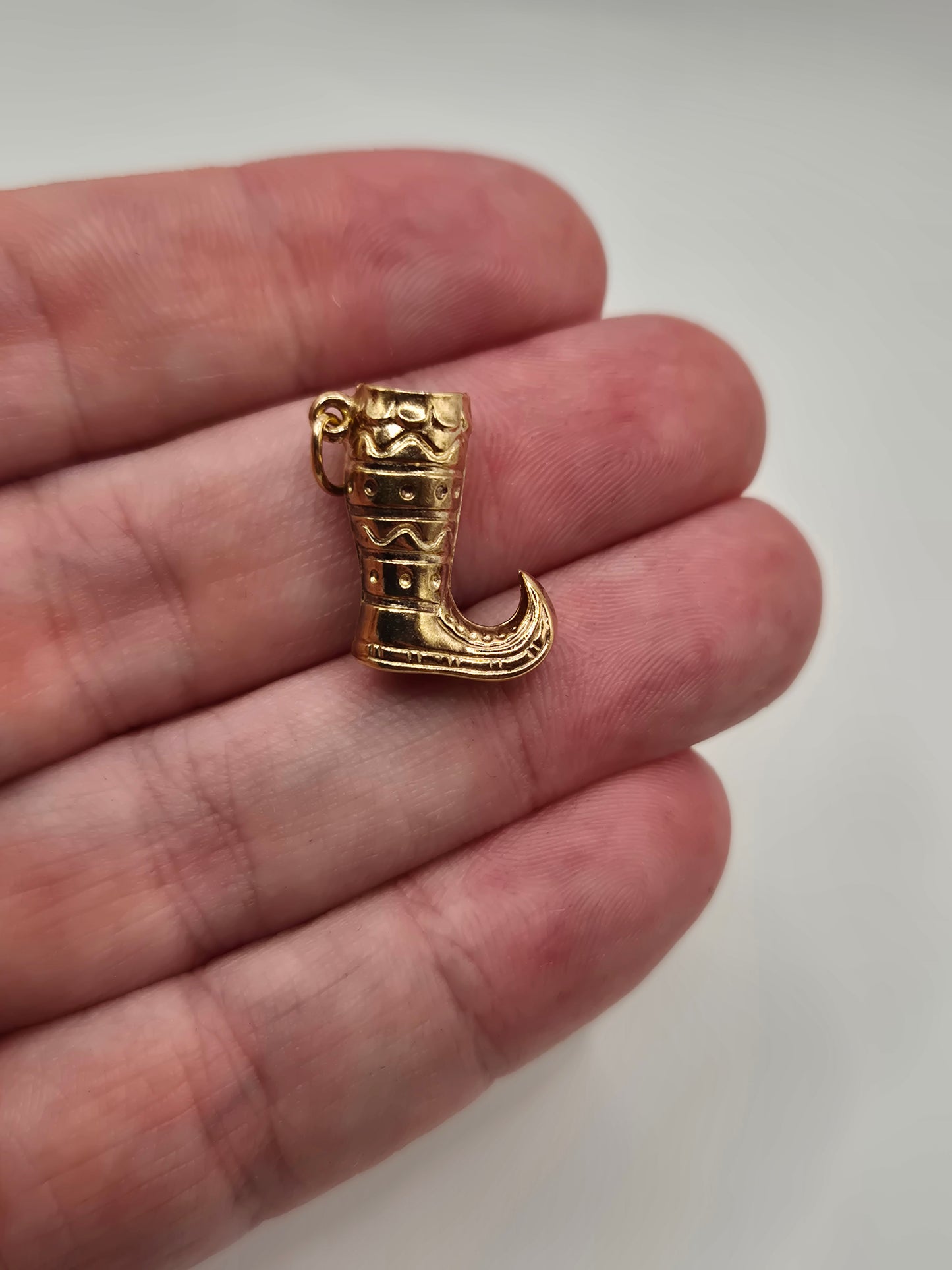 9ct gold elf boot charm