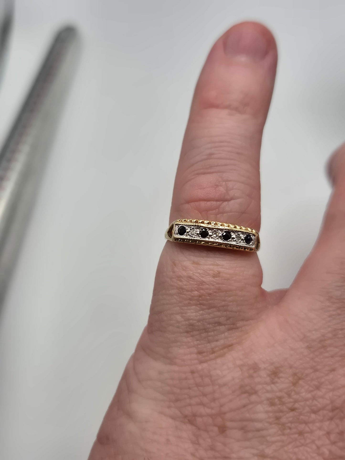 9ct gold sapphire and diamond ring