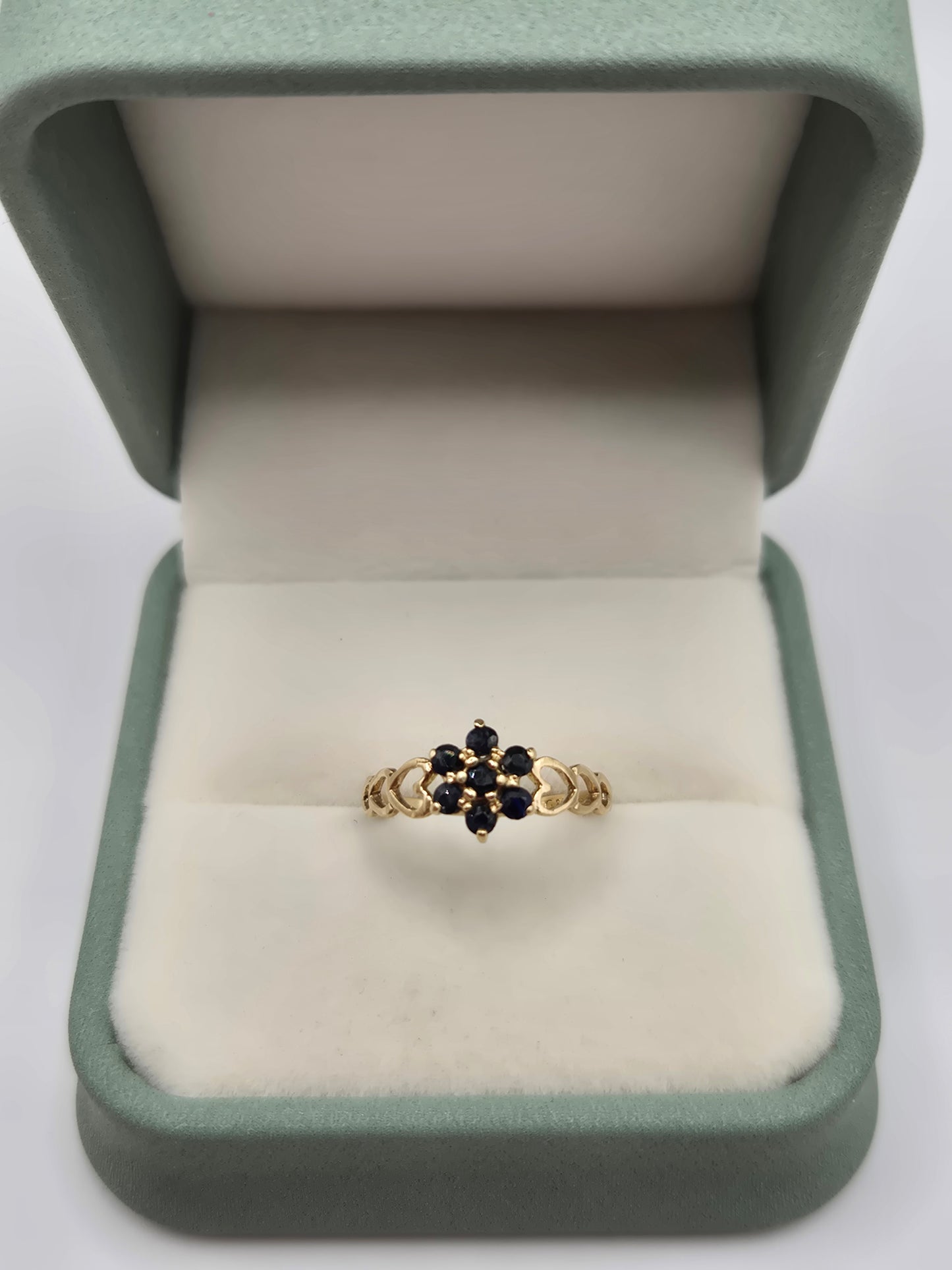 9ct gold sapphire ring