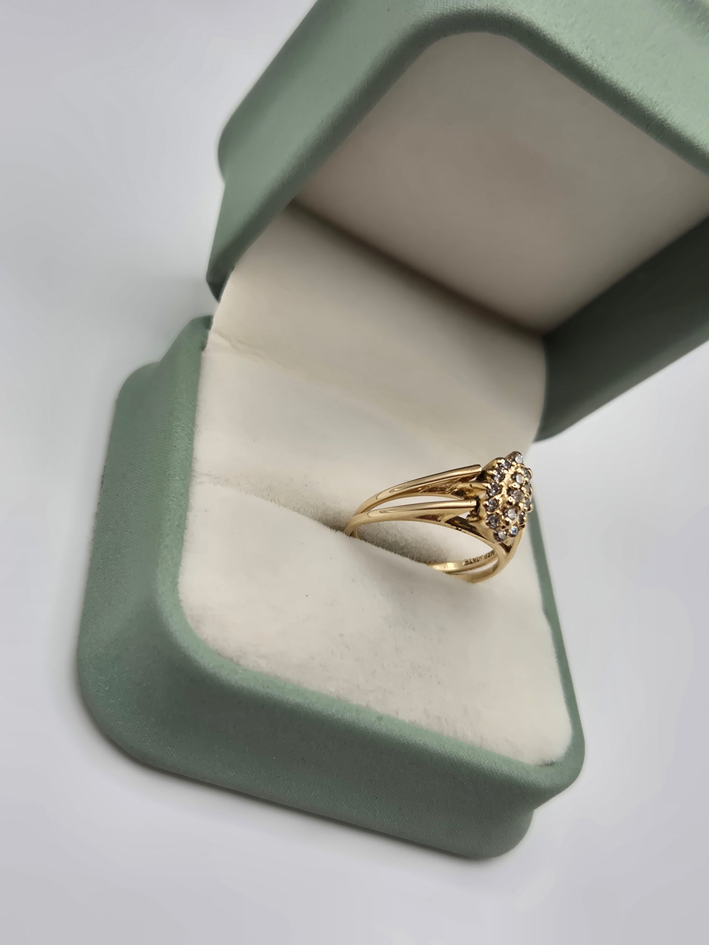 Heavy 14ct gold turquoise and diamond flip ring