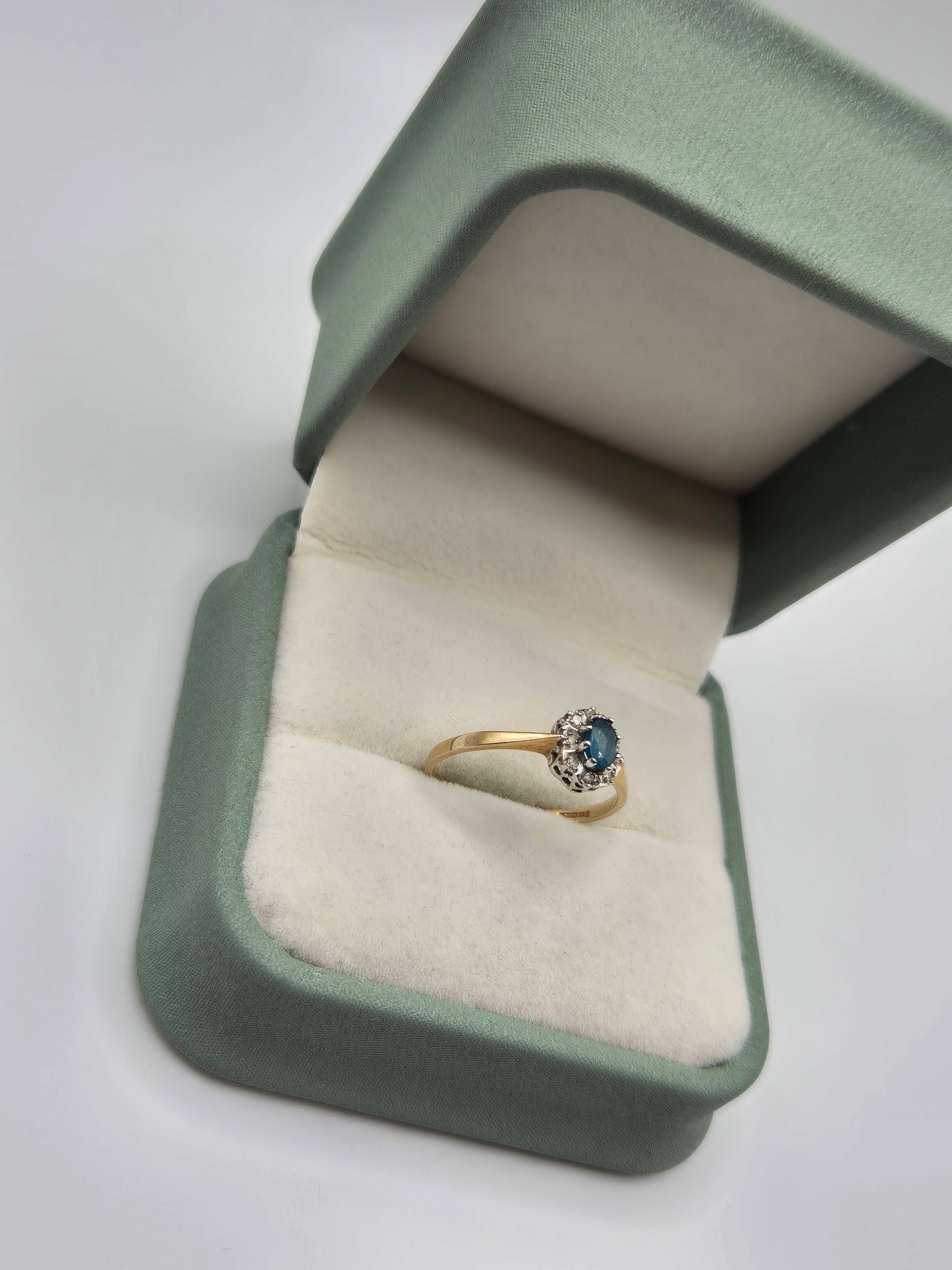 9ct gold topaz and diamond ring