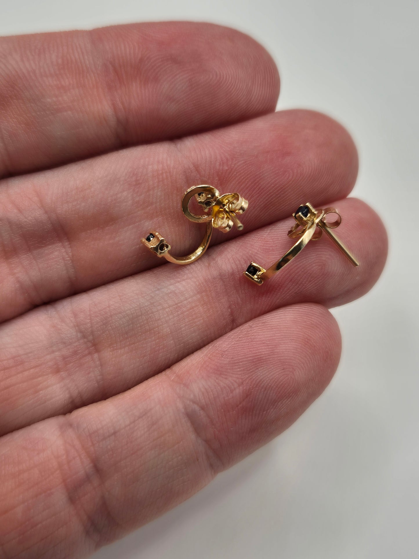 9ct gold sapphire earrings