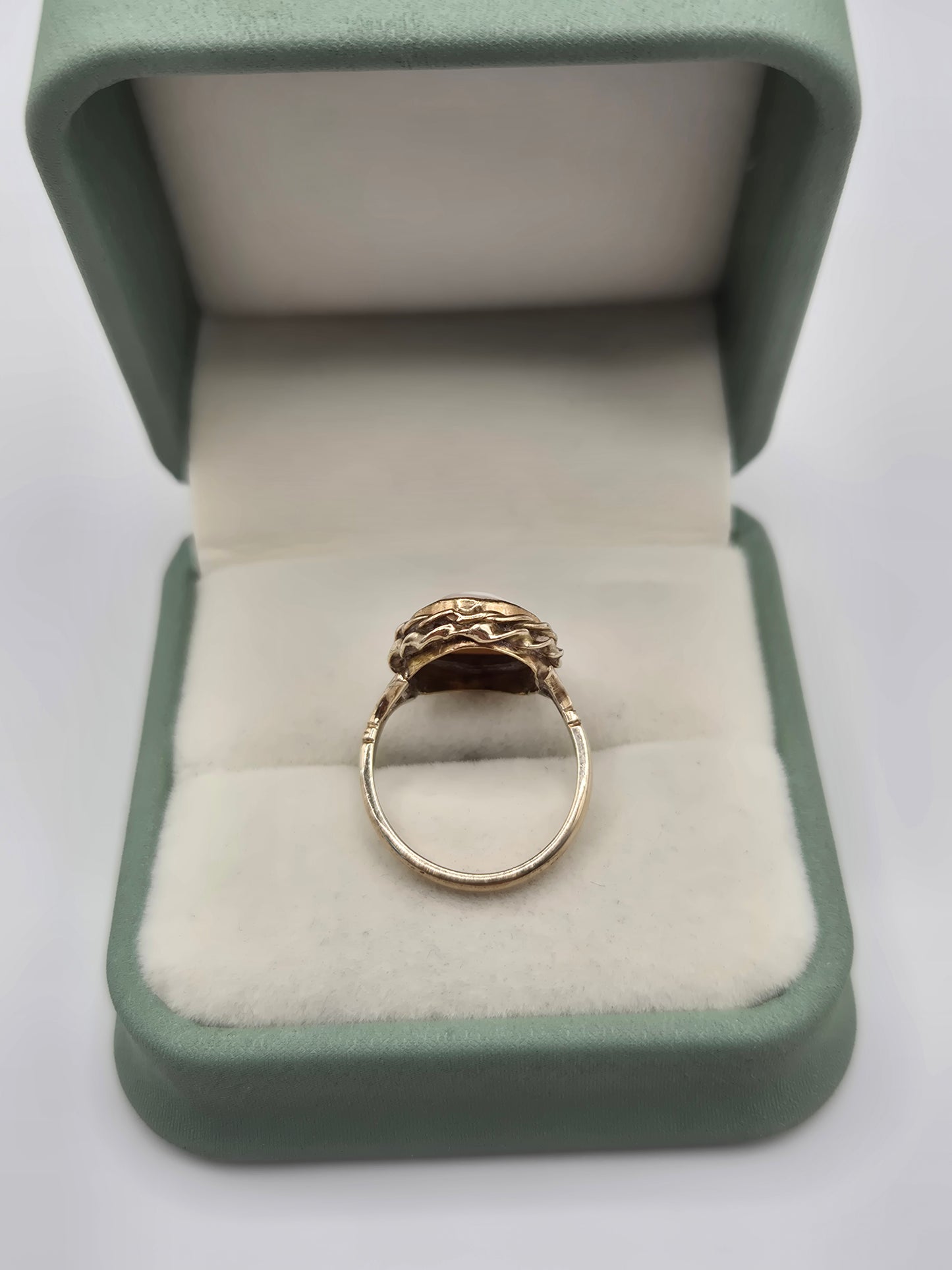 9ct gold cameo ring