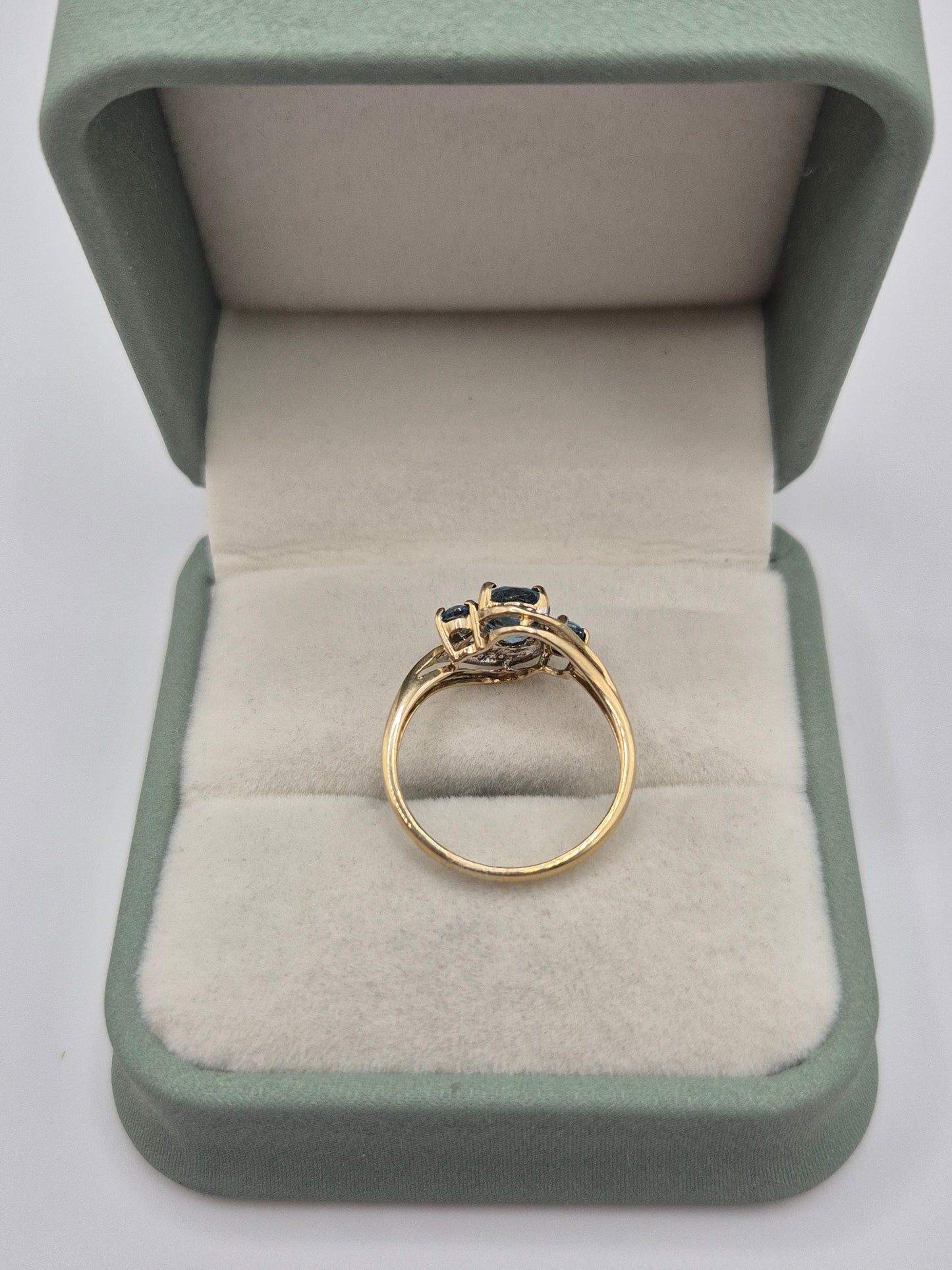 9ct gold topaz and diamond ring