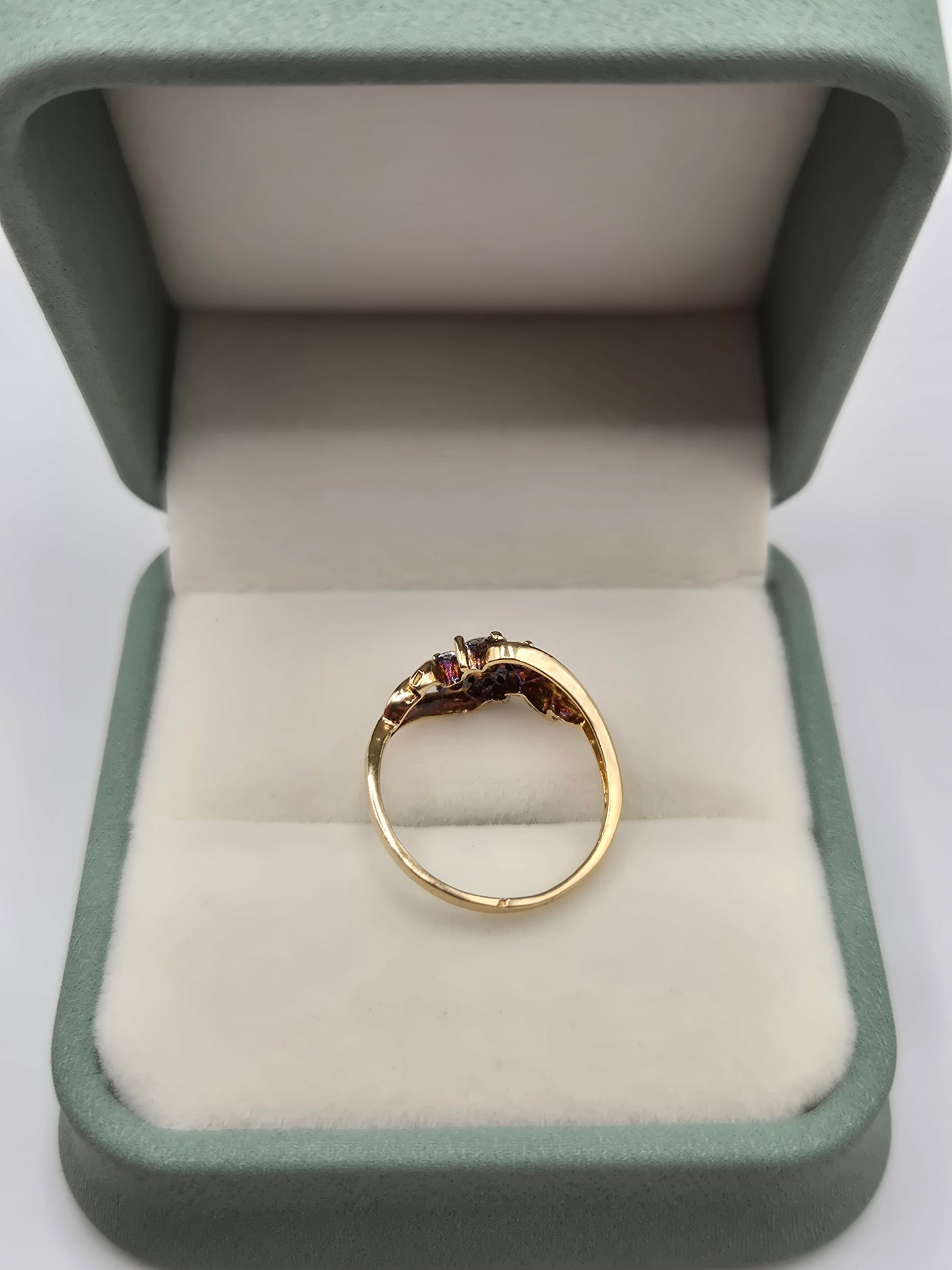 9ct gold floral cz ring
