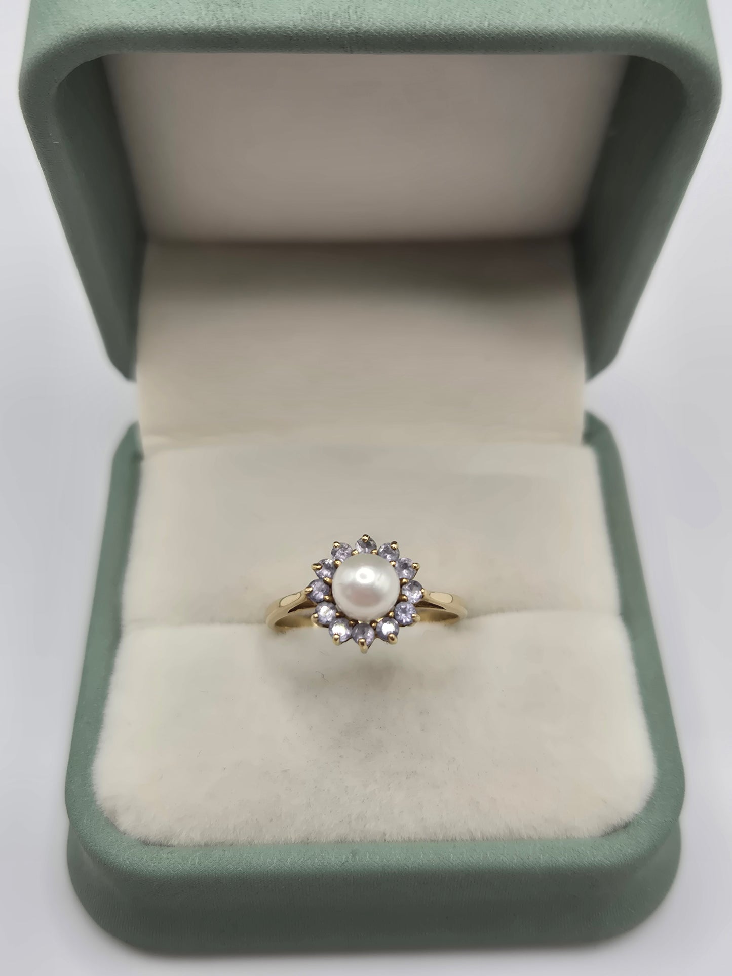 9ct gold tanzanite and pearl ring
