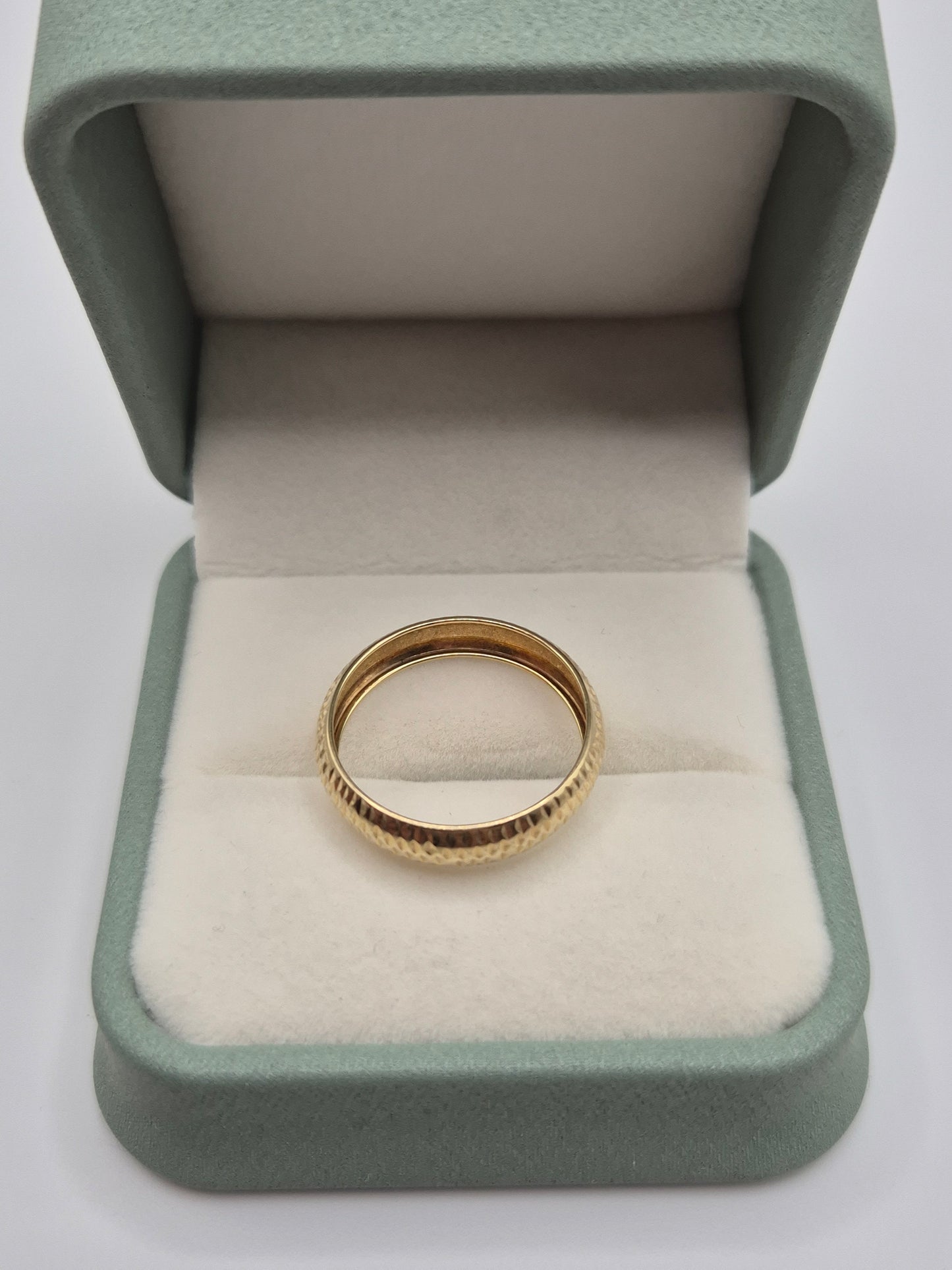 9ct gold band ring