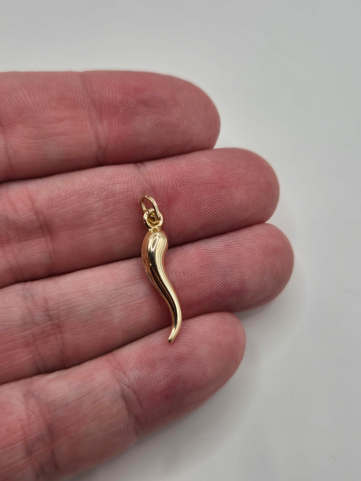 9ct gold horn of plenty pendant