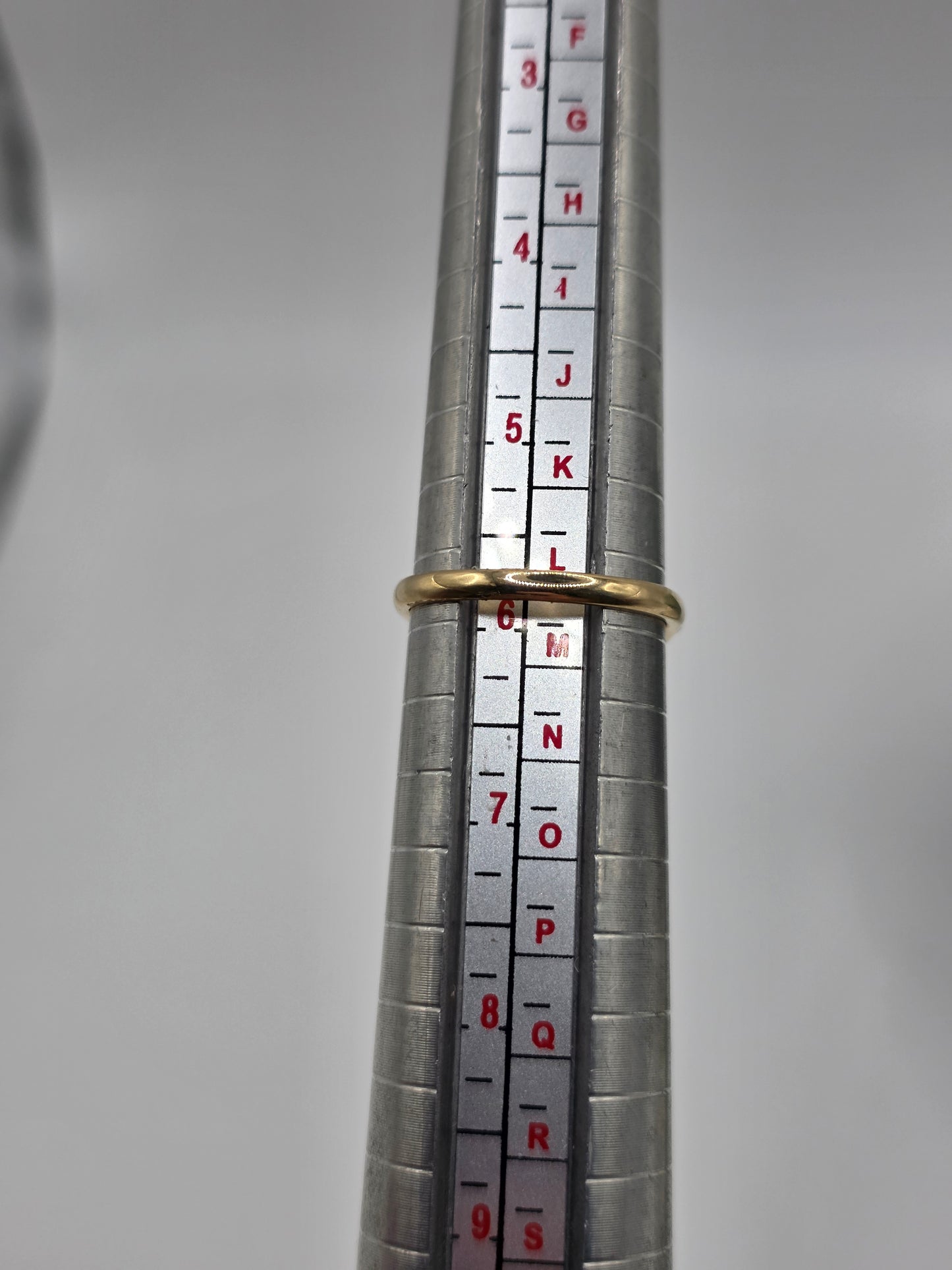 9ct gold ring