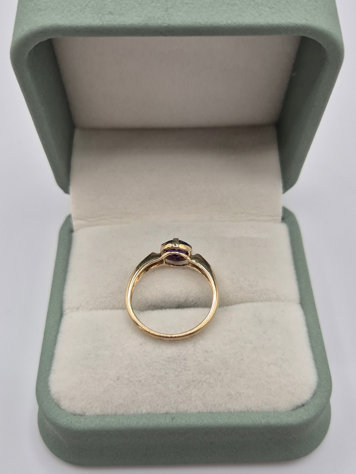 9ct gold amethyst and diamond ring