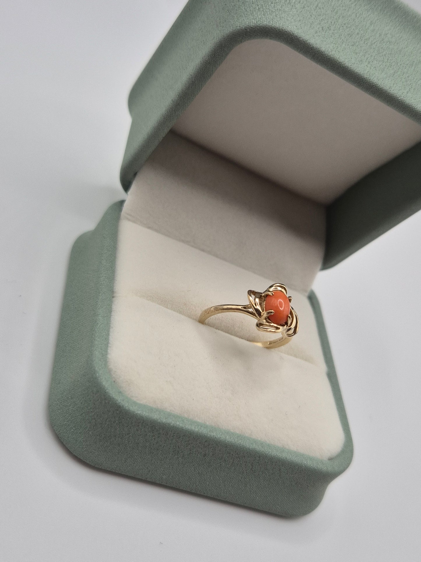 9ct gold coral ring